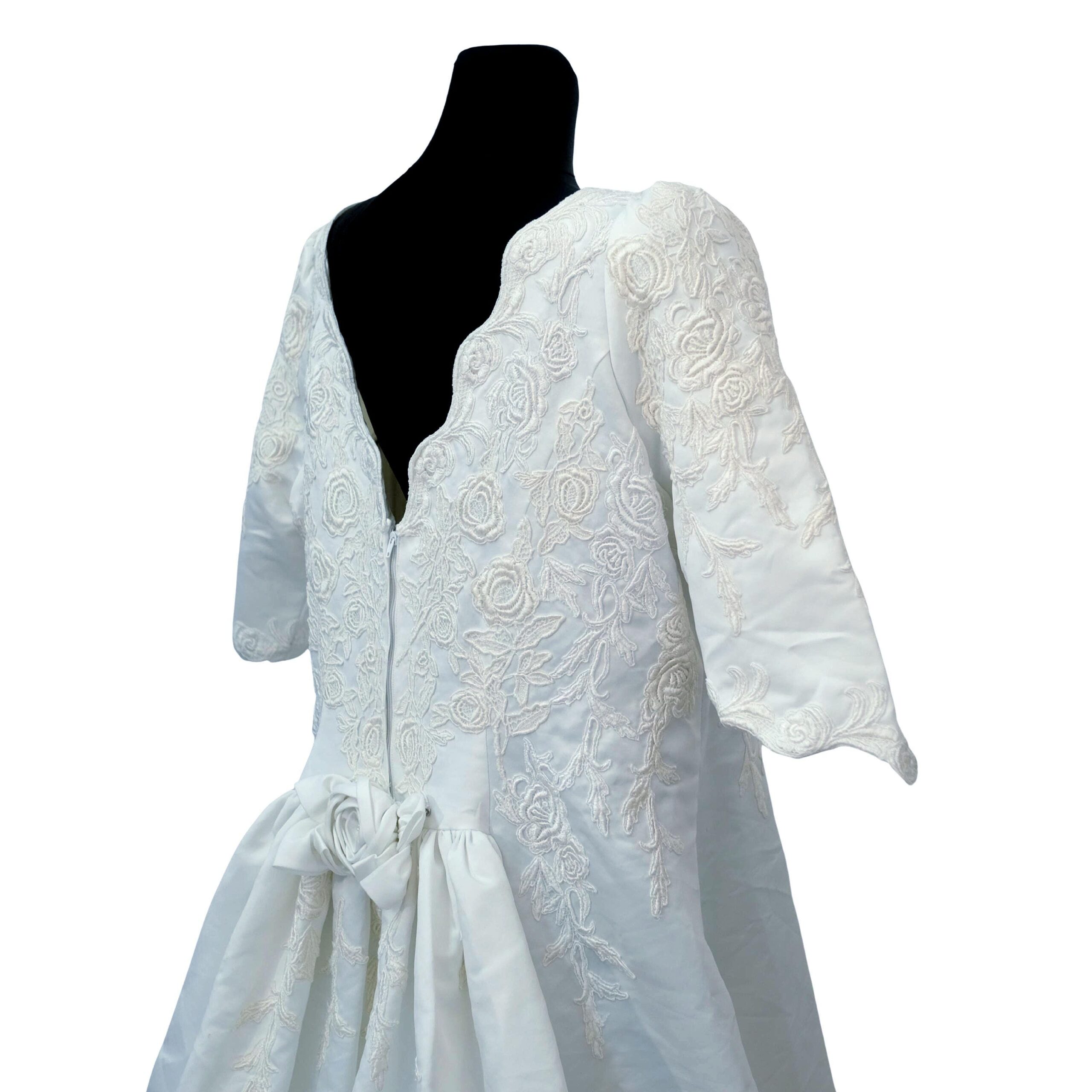 Vintage Short Sleeved Princess Dress with train, size XXL - Image 7