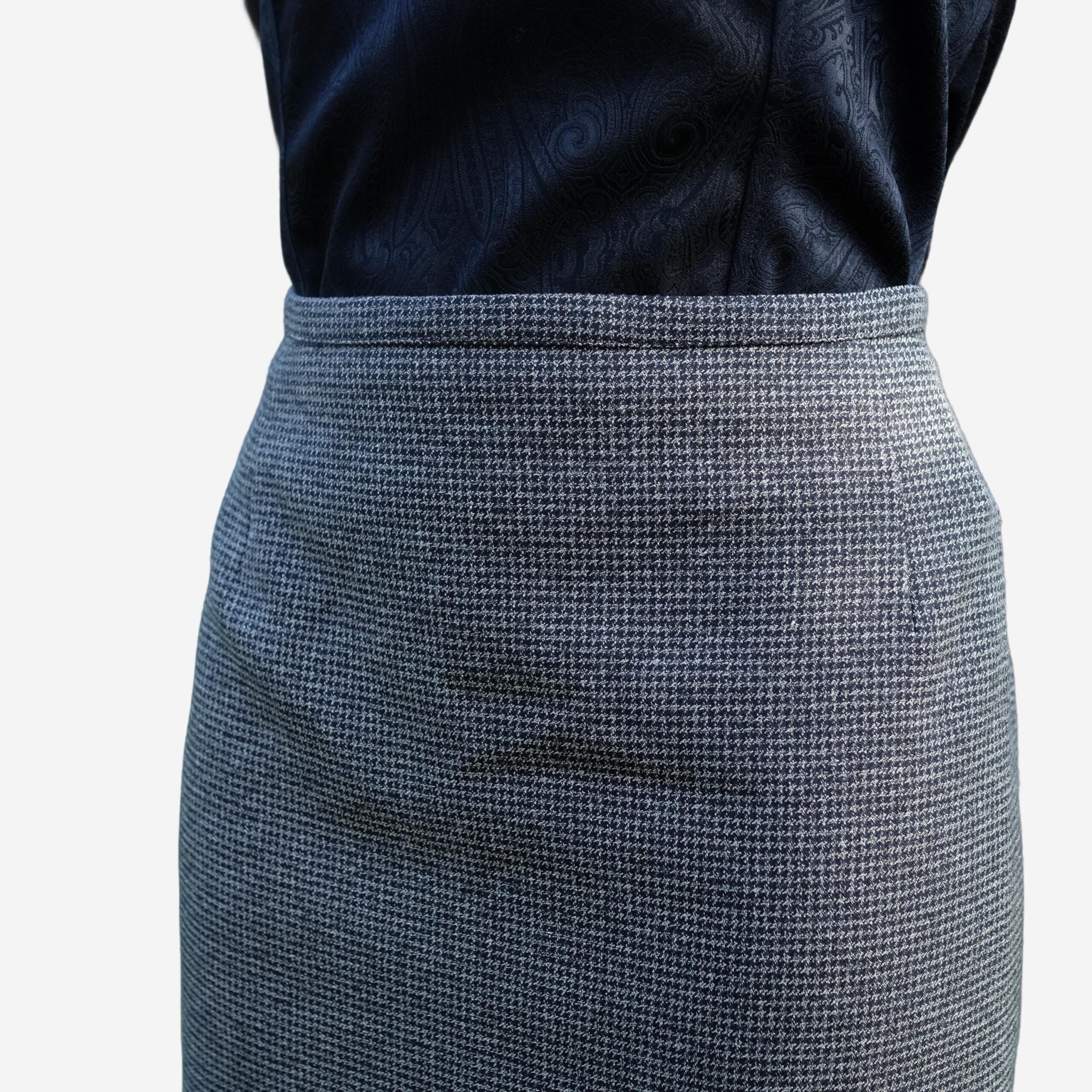 Vintage Gray Houndstooth Pencil Skirt - Image 6