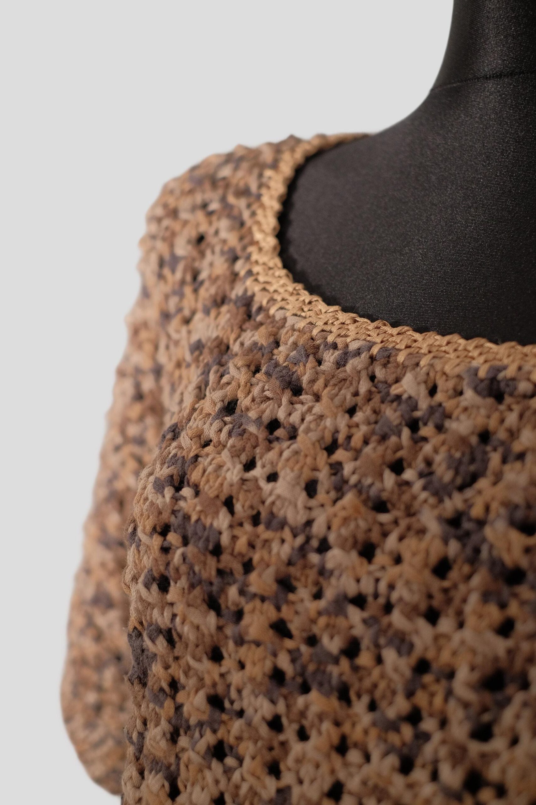 Vintage Tricoloured Textured Mid Sleeved U-Neck Crochet Sweater - Image 2