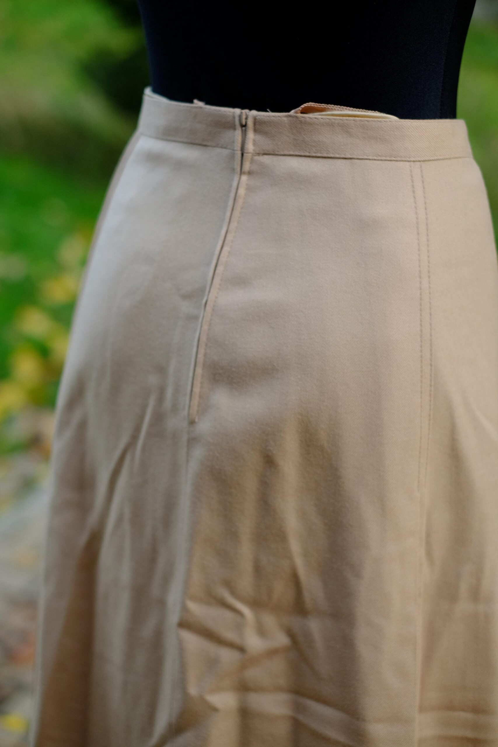 Vintage Beige Wool Pleated Skirt - Image 5