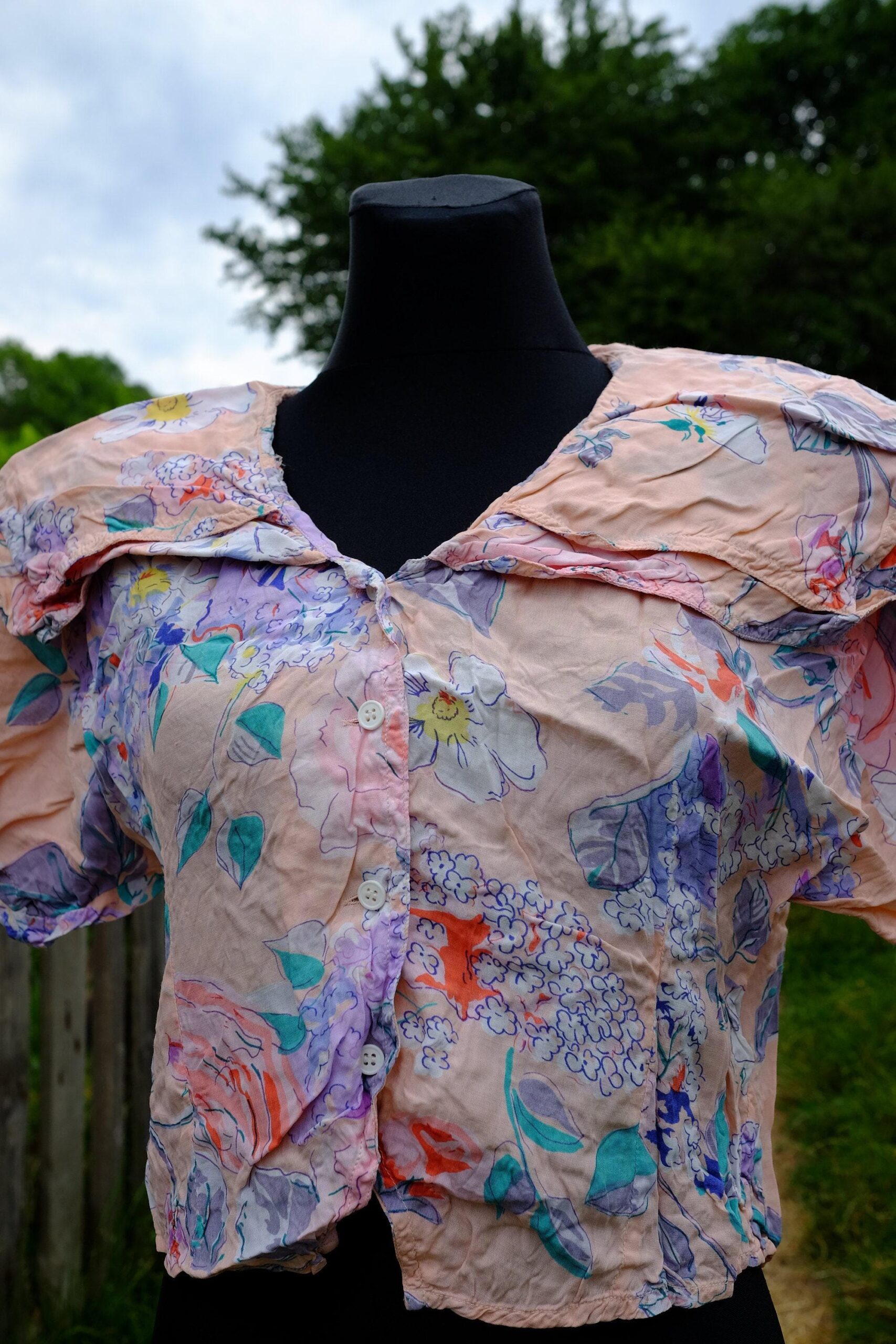 Vintage 90s Baby Pink Floral Cropped Cape Collared Blouse - Image 8