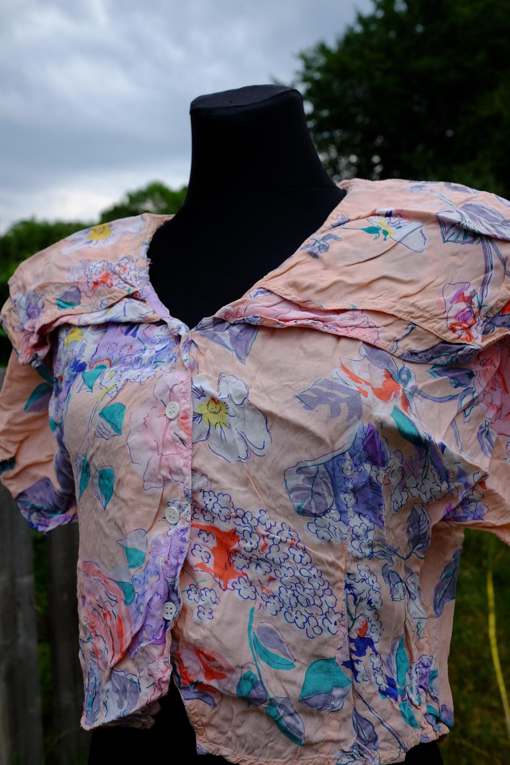Vintage 90s Baby Pink Floral Cropped Cape Collared Blouse - Image 9