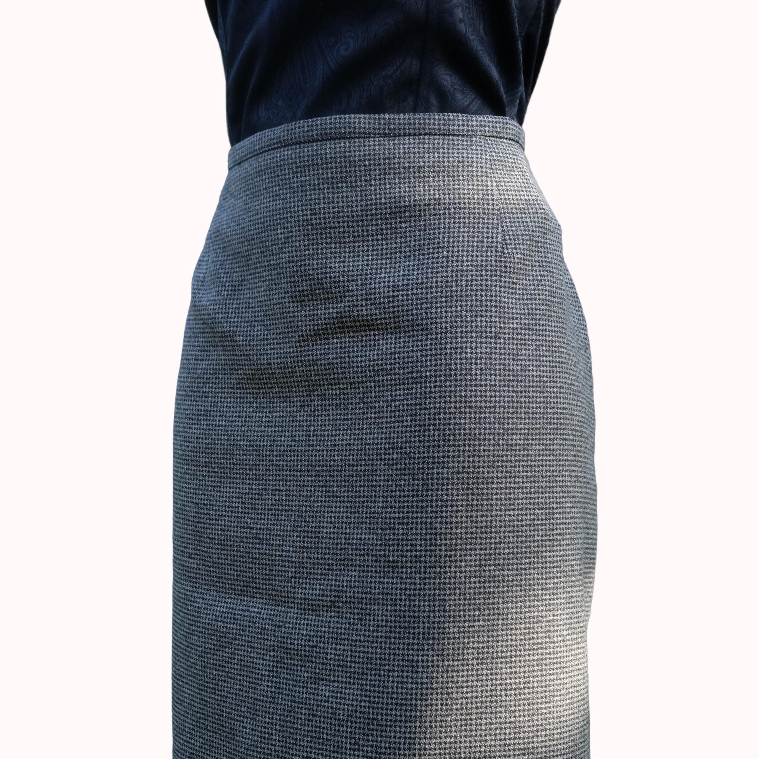 Vintage Gray Houndstooth Pencil Skirt - Image 4