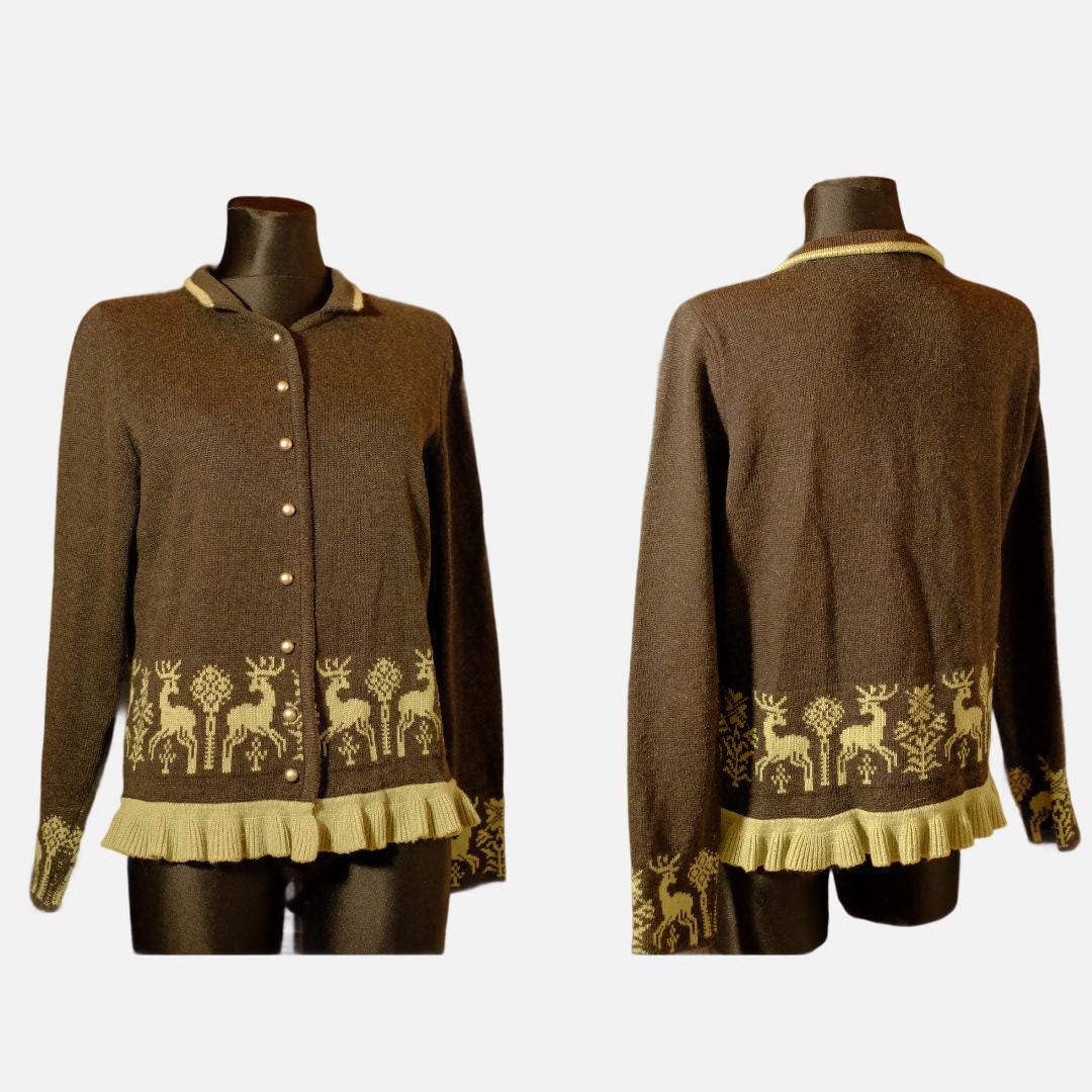 Cute Christmas Sweater: Vintage Festive Grey Green Reindeer Design Flared Collared Knitted Cardigan