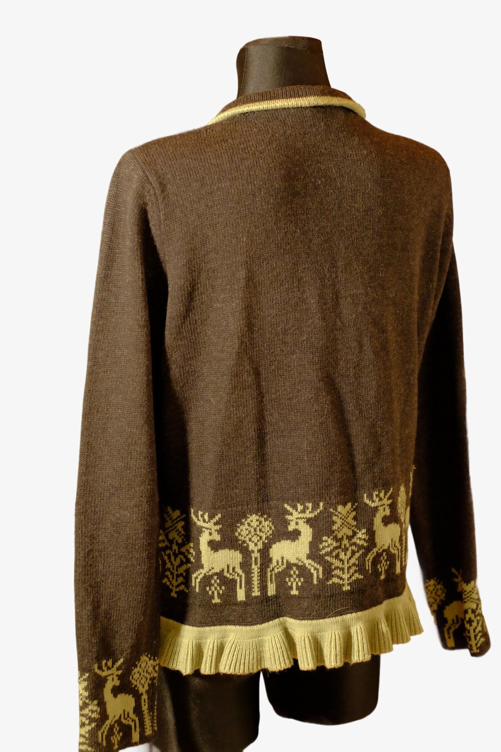 Cute Christmas Sweater: Vintage Festive Grey Green Reindeer Design Flared Collared Knitted Cardigan - Image 3