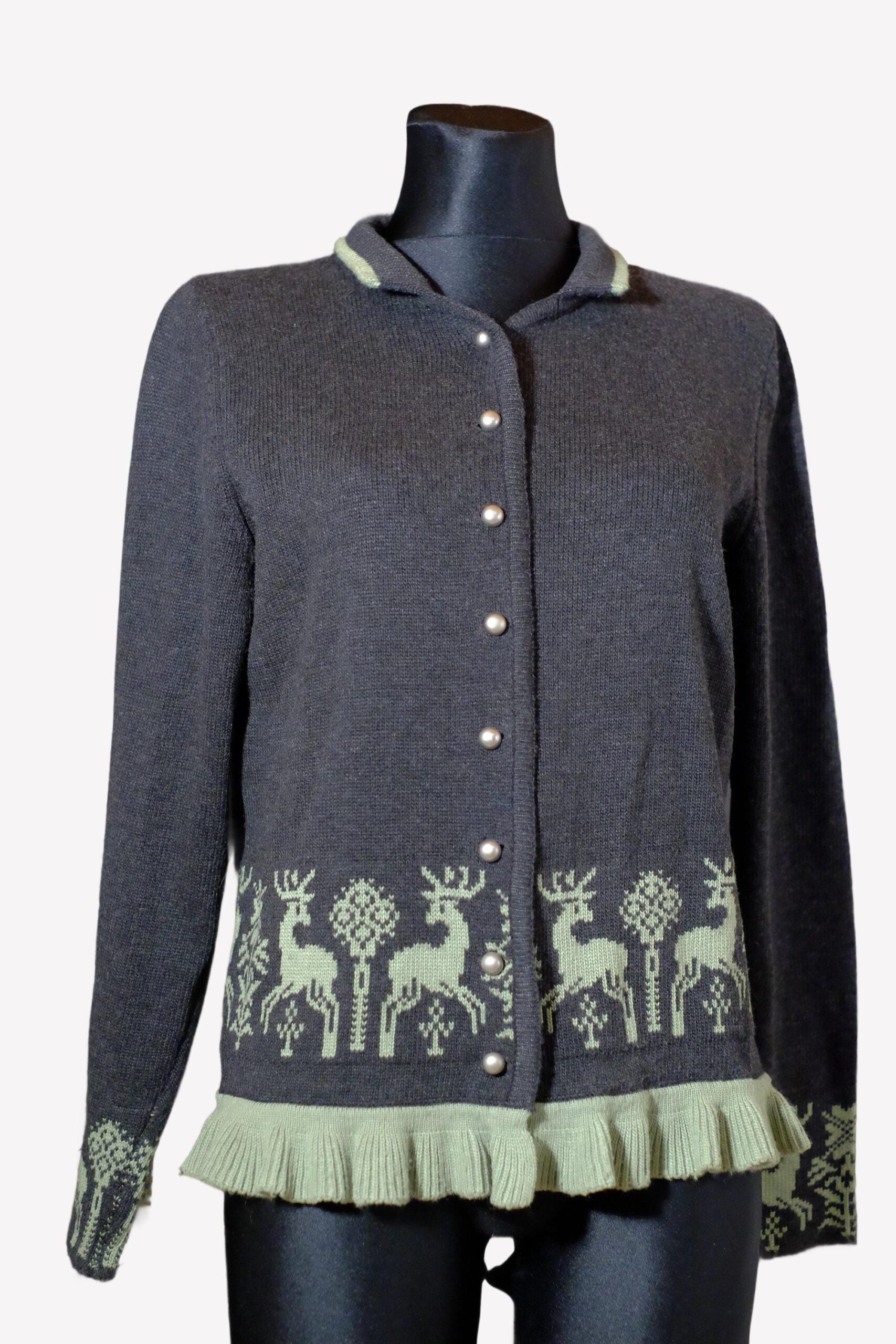 Cute Christmas Sweater: Vintage Festive Grey Green Reindeer Design Flared Collared Knitted Cardigan - Image 4