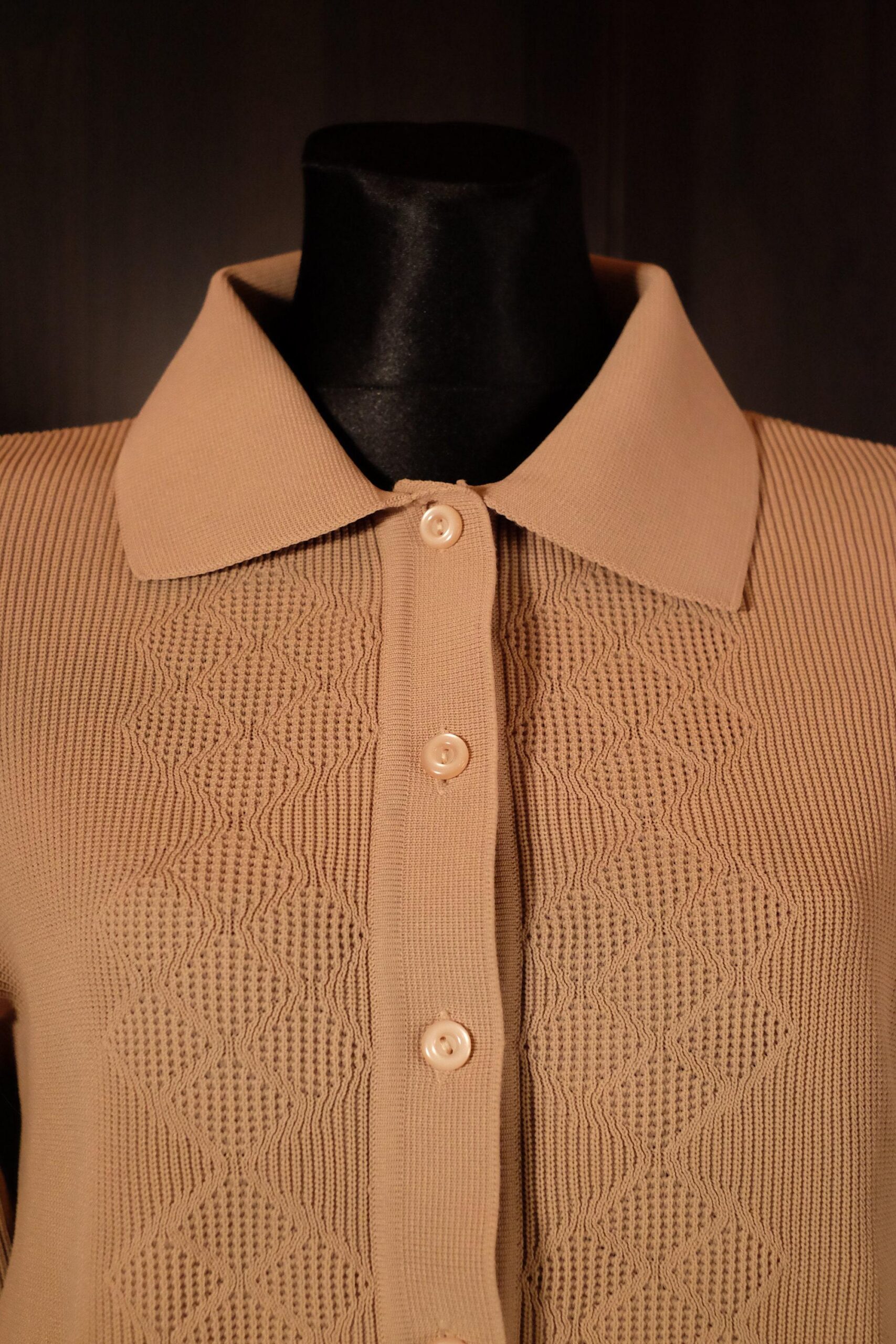 Vintage Light Brown Diamond Pattern Collared Crochet Cardigan - Image 6