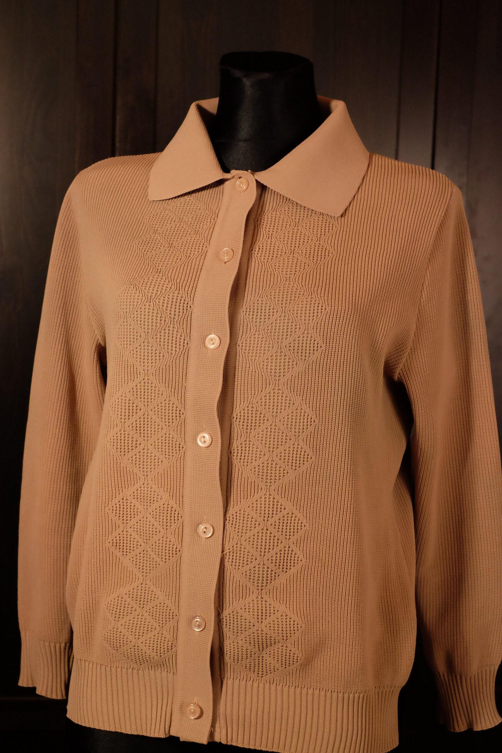 Vintage Light Brown Diamond Pattern Collared Crochet Cardigan - Image 8