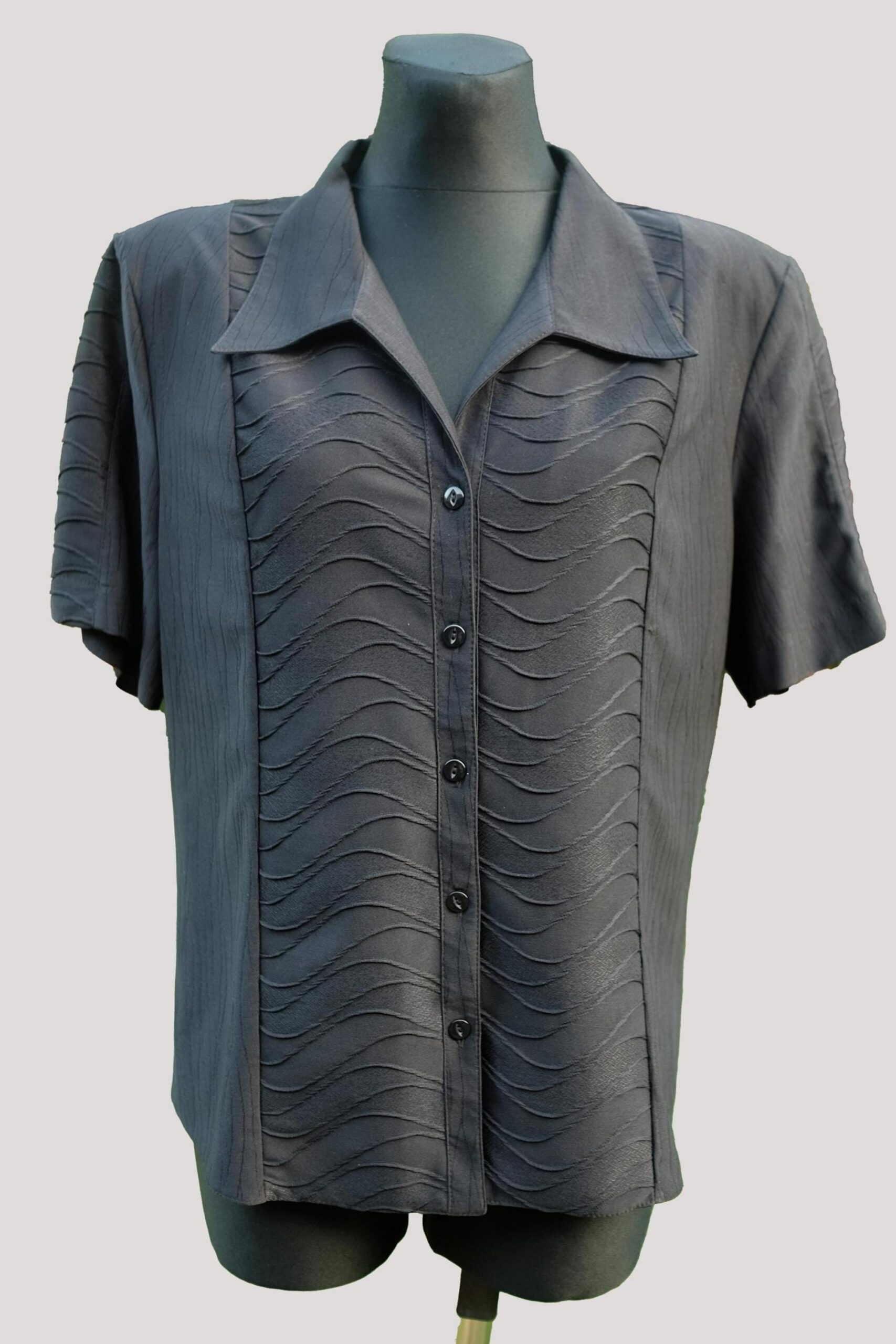Vintage Black Shirt with Textured Waves Bust, Elegant and Unique Collared Neckline Short Sleeve Shirt