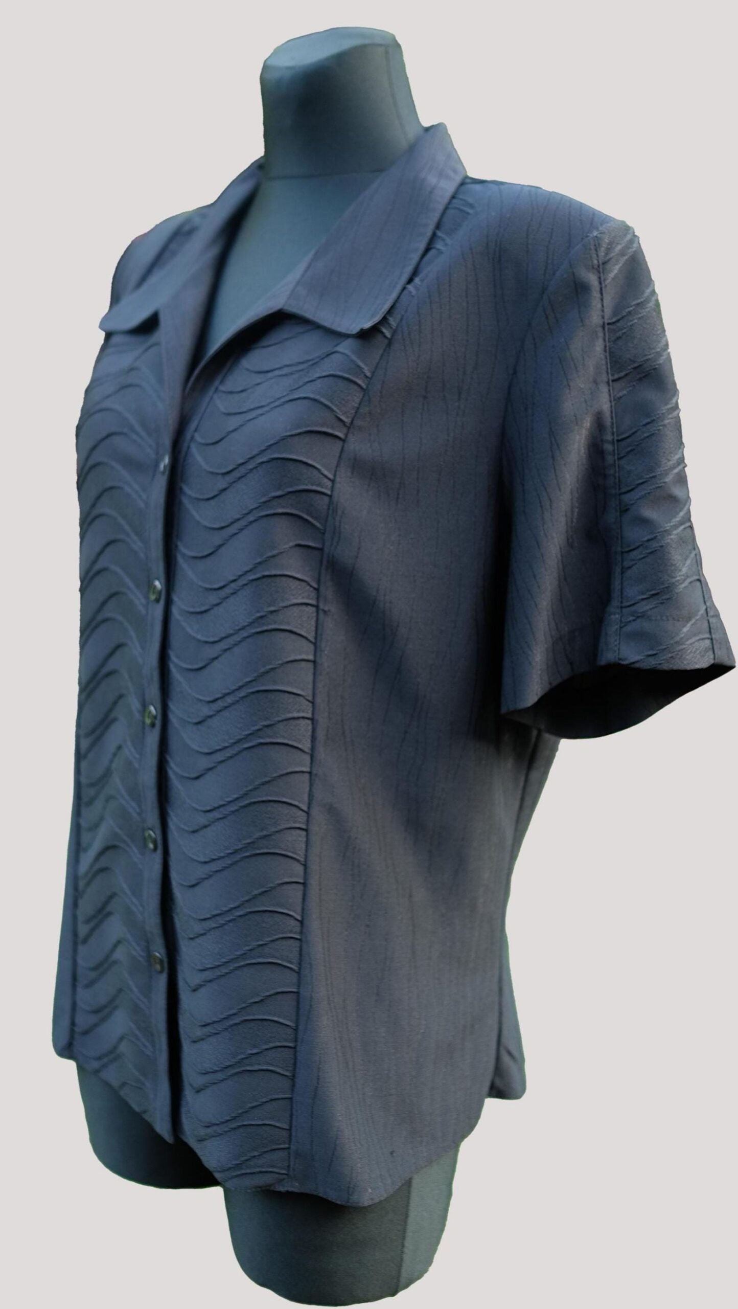 Vintage Black Shirt with Textured Waves Bust, Elegant and Unique Collared Neckline Short Sleeve Shirt - Image 3