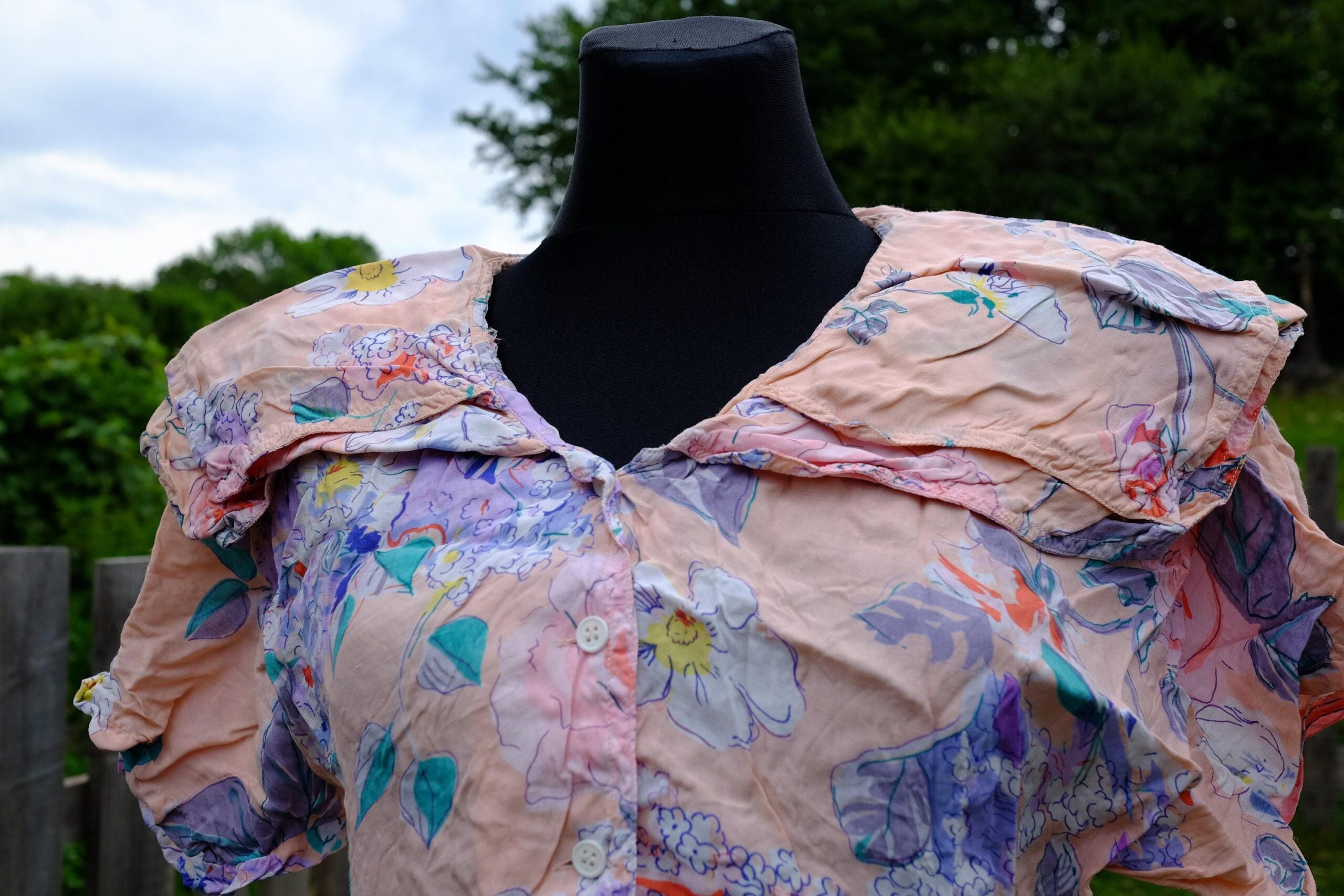 Vintage 90s Baby Pink Floral Cropped Cape Collared Blouse - Image 6