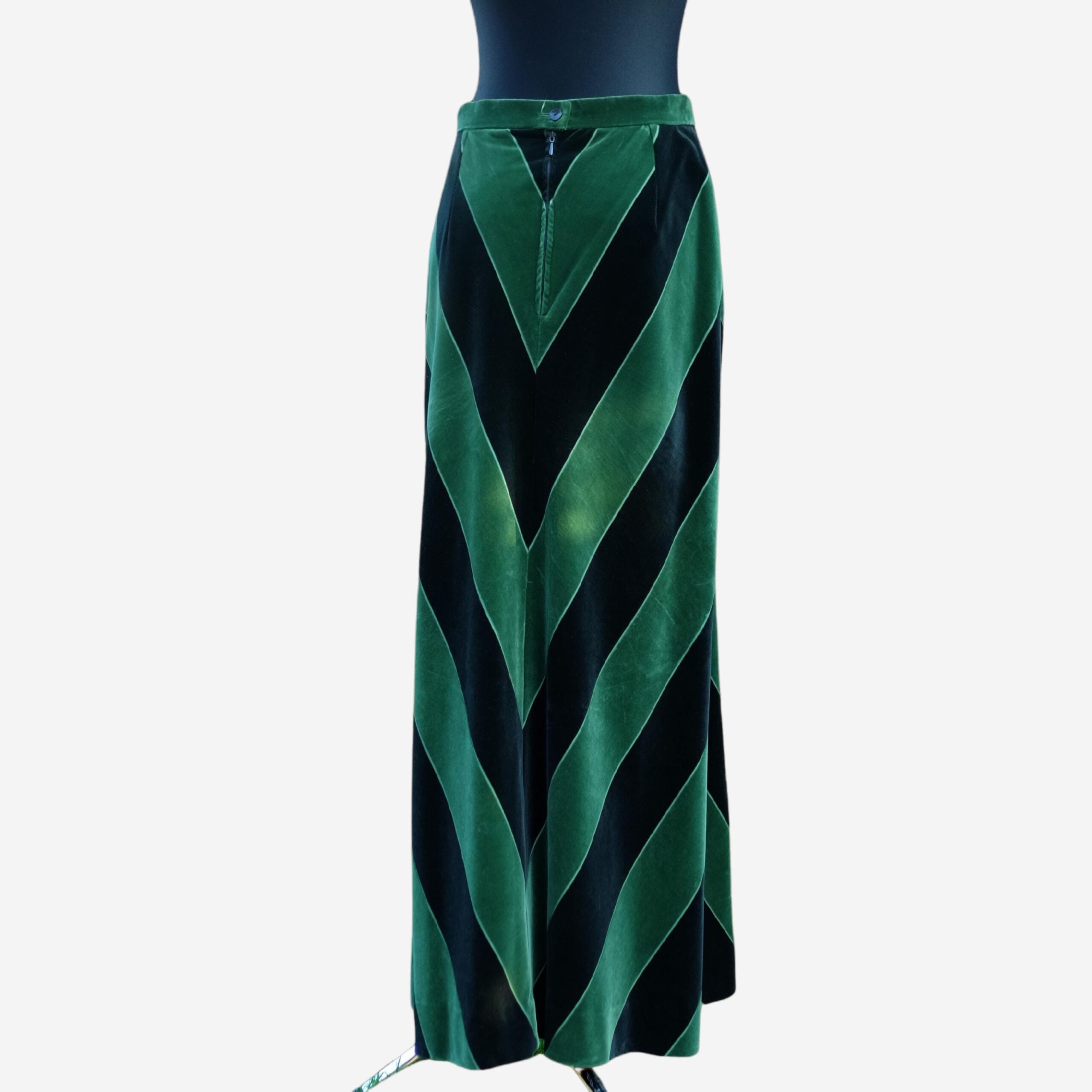Vintage 70s Velvet Maxi Skirt in Emerald Green and Black by Niedieck, size S/M, Christmas, New Year's Eve Outfit, Luxurious Skirt