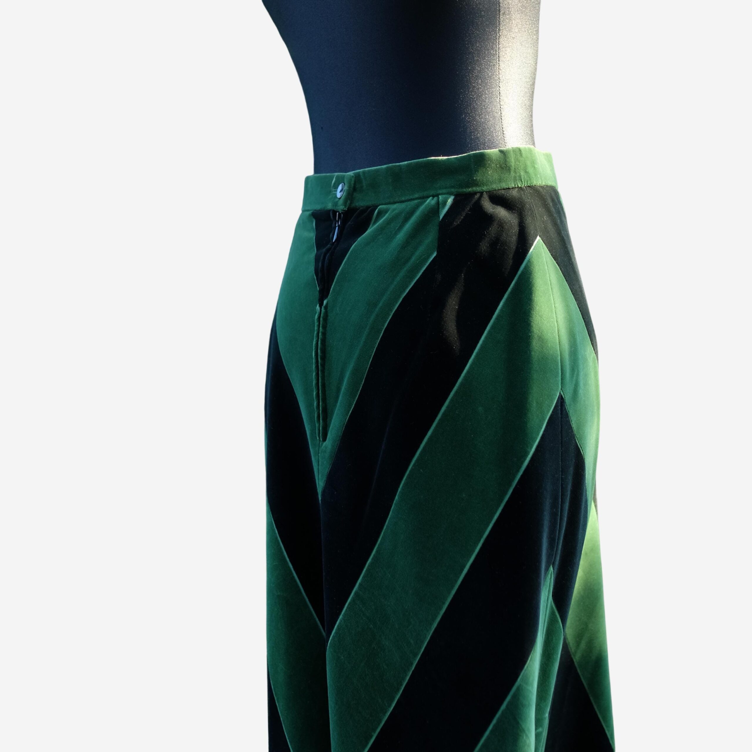 Vintage 70s Velvet Maxi Skirt in Emerald Green and Black by Niedieck, size S/M, Christmas, New Year's Eve Outfit, Luxurious Skirt - Image 5