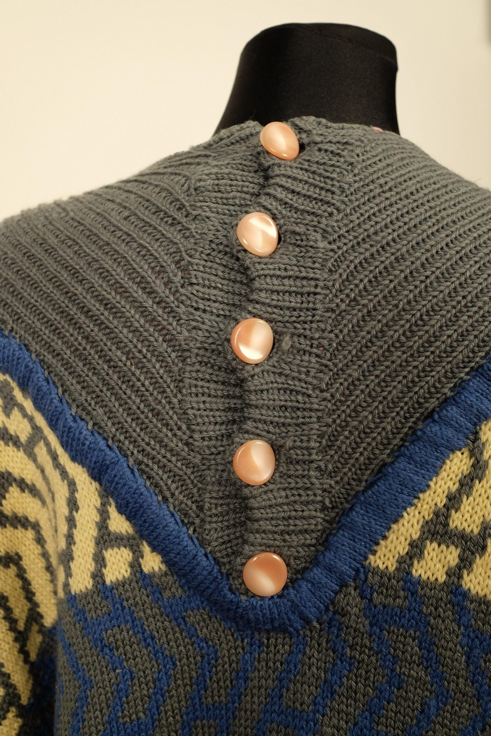 Vintage Geometric Pattern Multicolour Chunky Cardigan - Image 5