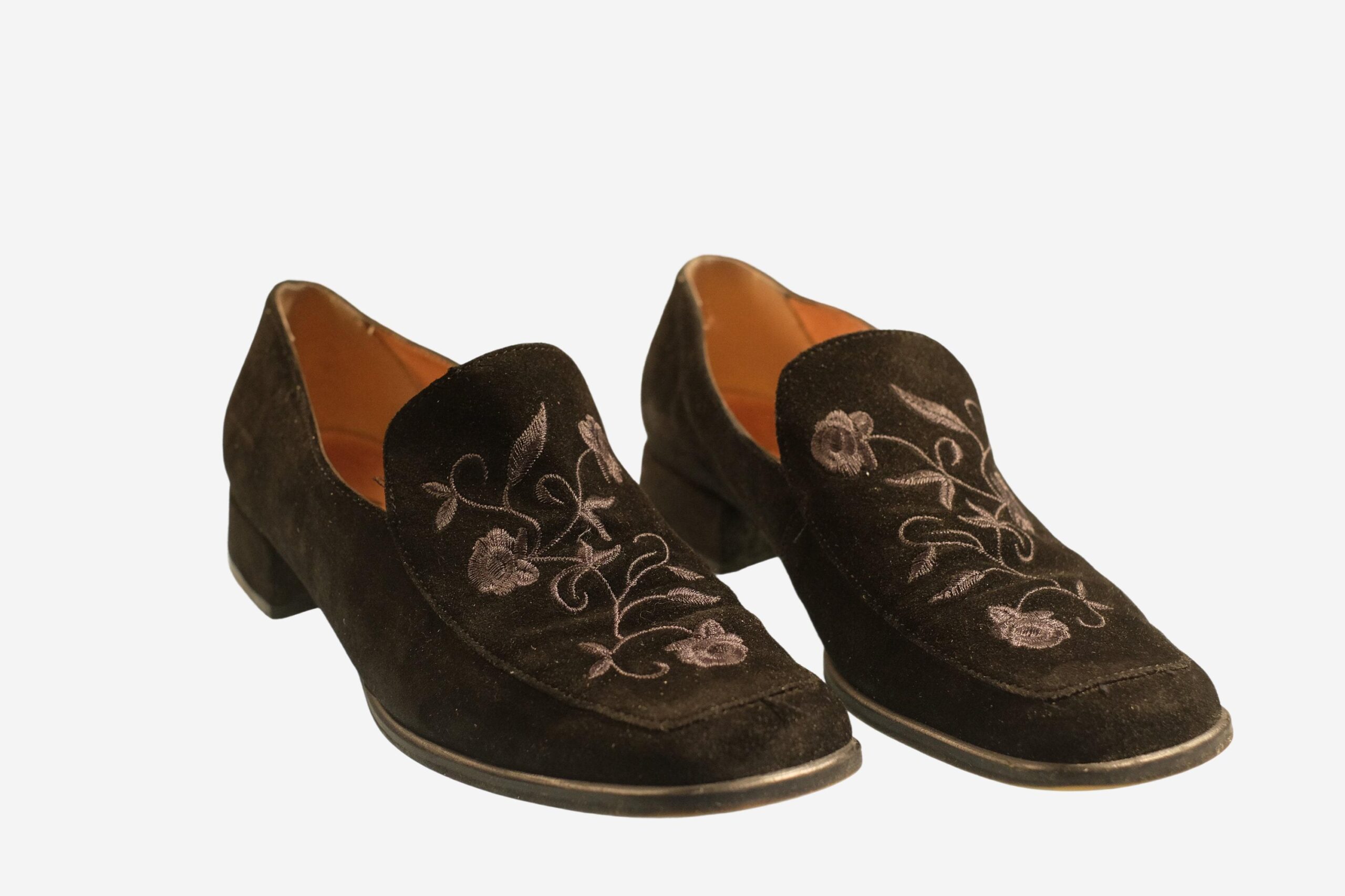 Black Vintage Velvet Moccasins/Loafers with Floral Embroidery SIZE 39 Brand Anne Flavie