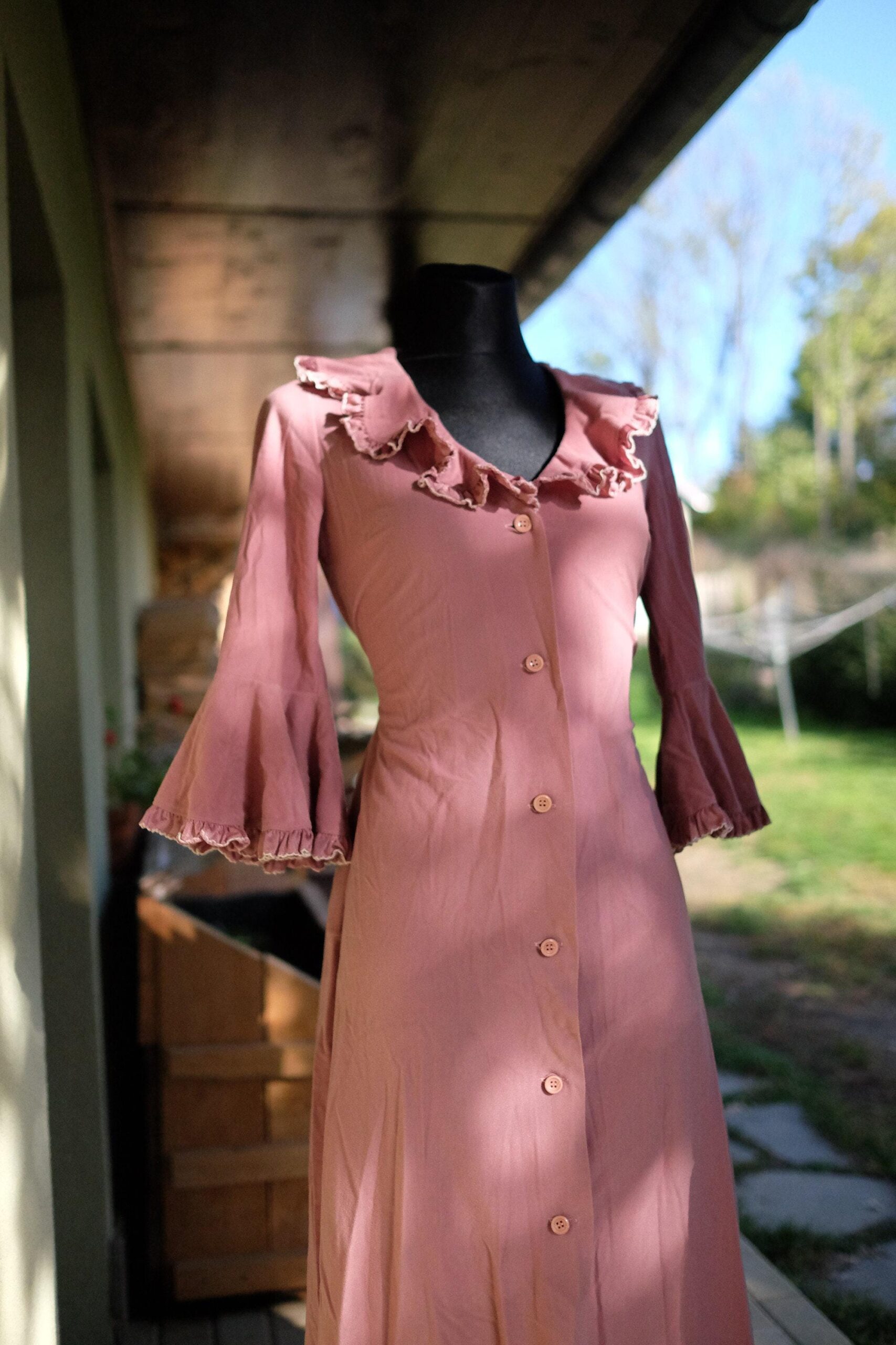 60s 70s Vintage Dreamy Dressing Gown, Nigth Gown, Robe, House Coat with Bell Ruffle Sleeves Small Size - Image 3