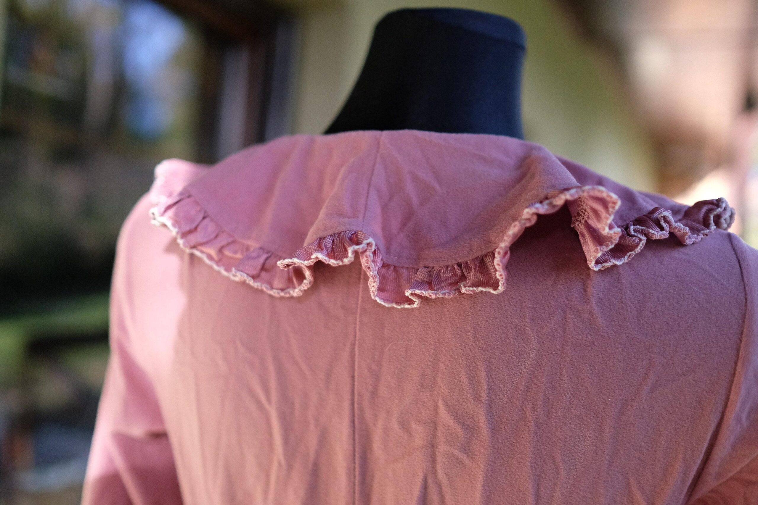 60s 70s Vintage Dreamy Dressing Gown, Nigth Gown, Robe, House Coat with Bell Ruffle Sleeves Small Size - Image 10