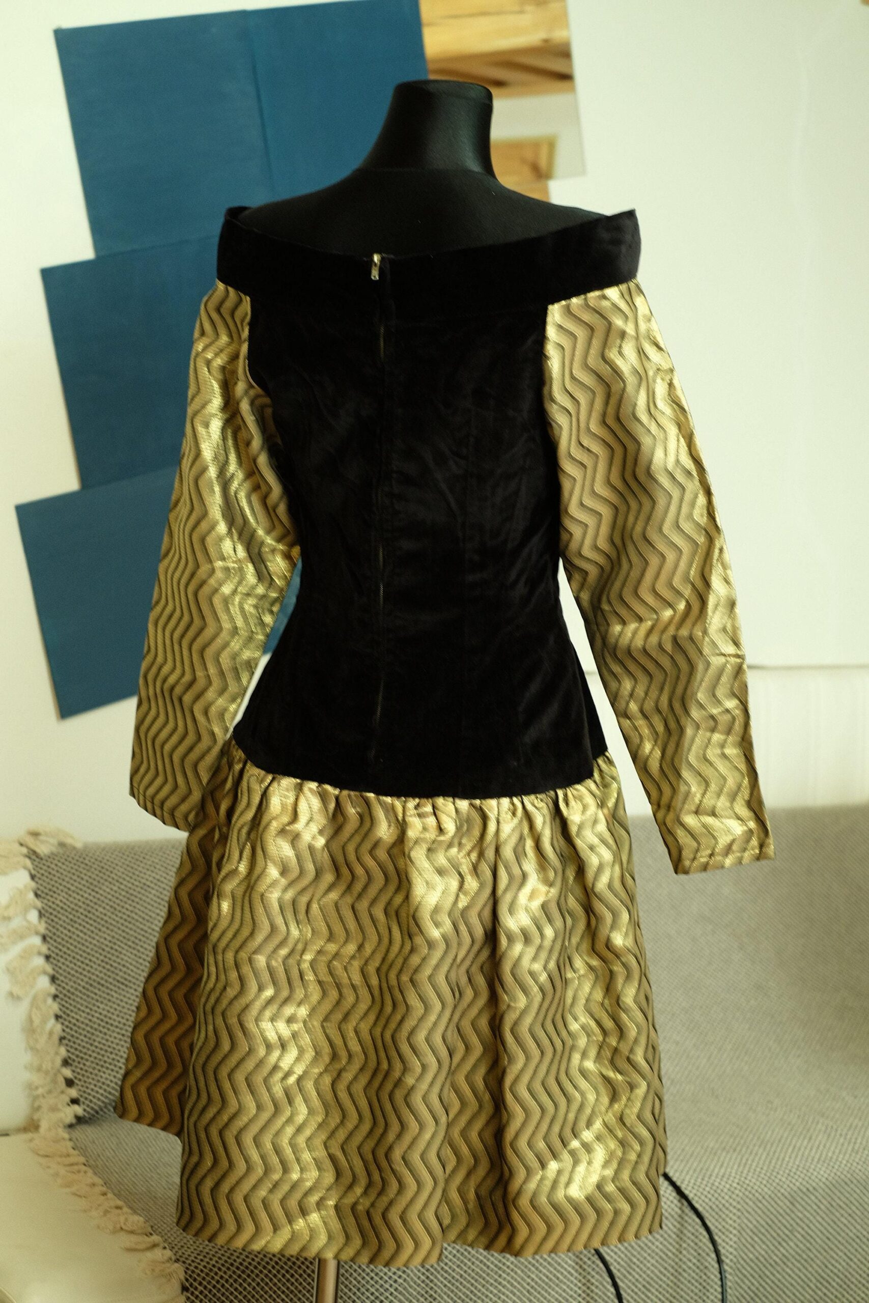 80s Vintage Prom Dress in Black and Gold - Image 8