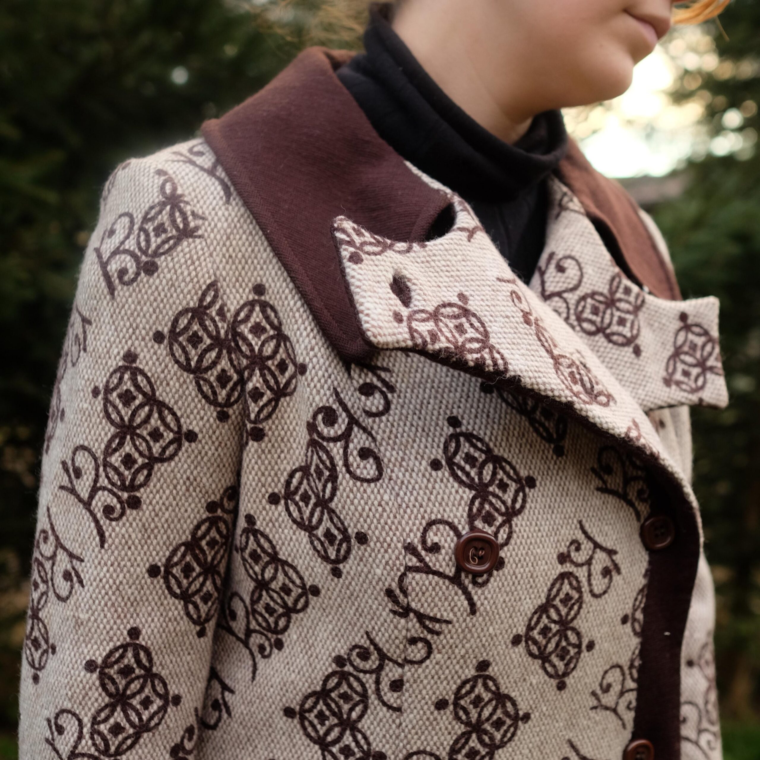 Vintage Beige Brown Double Breasted Coat with Elegant Design Luisa Spagnoli - Image 4