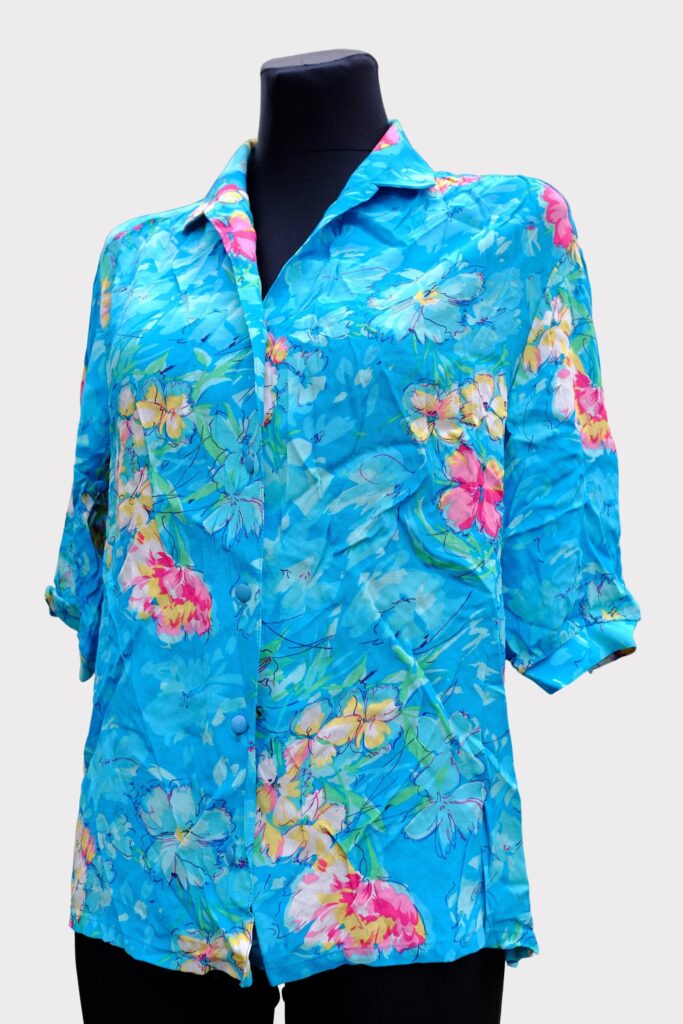 90s Vintage Blue Floral Hawaiian Viscose Blouse