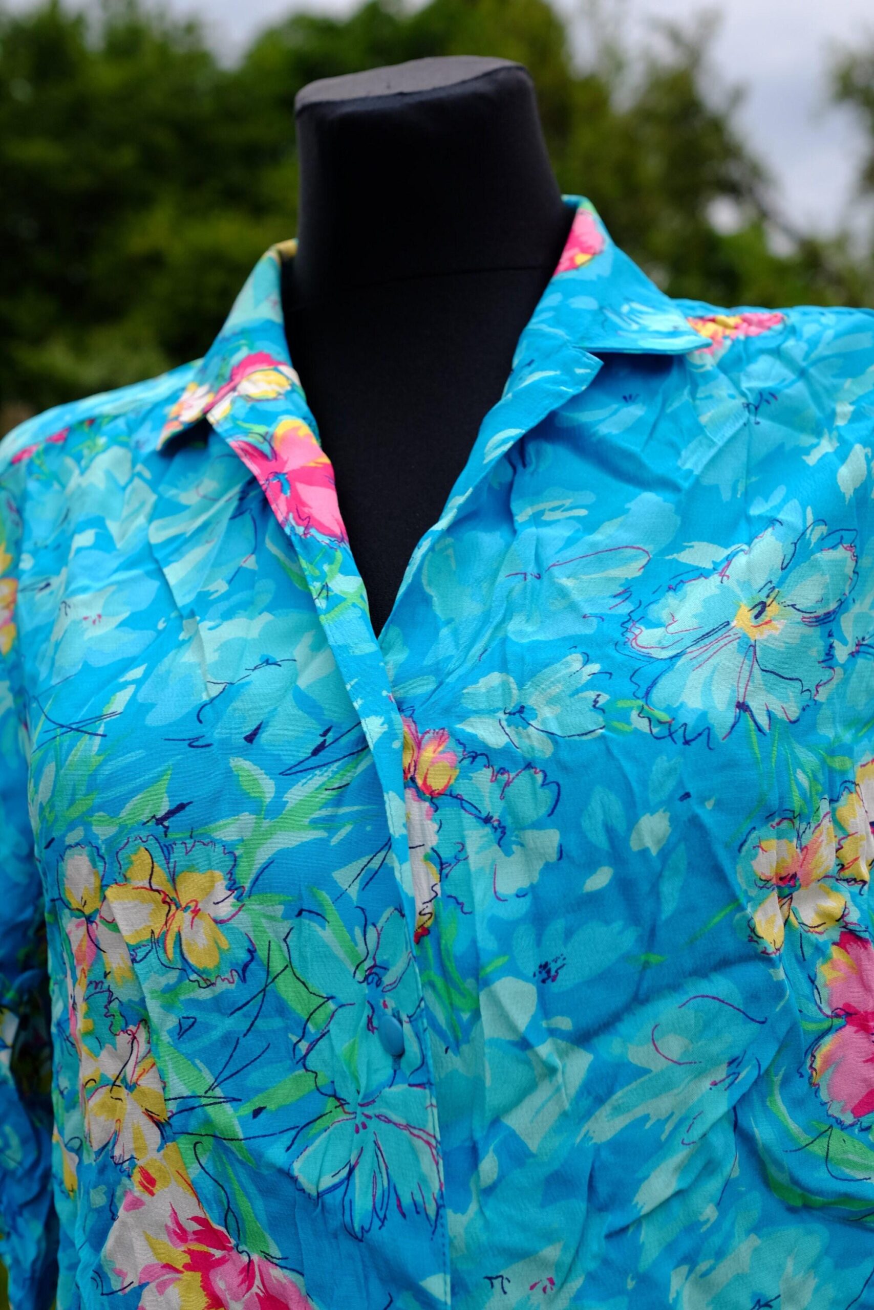 90s Vintage Blue Floral Hawaiian Viscose Blouse - Image 7