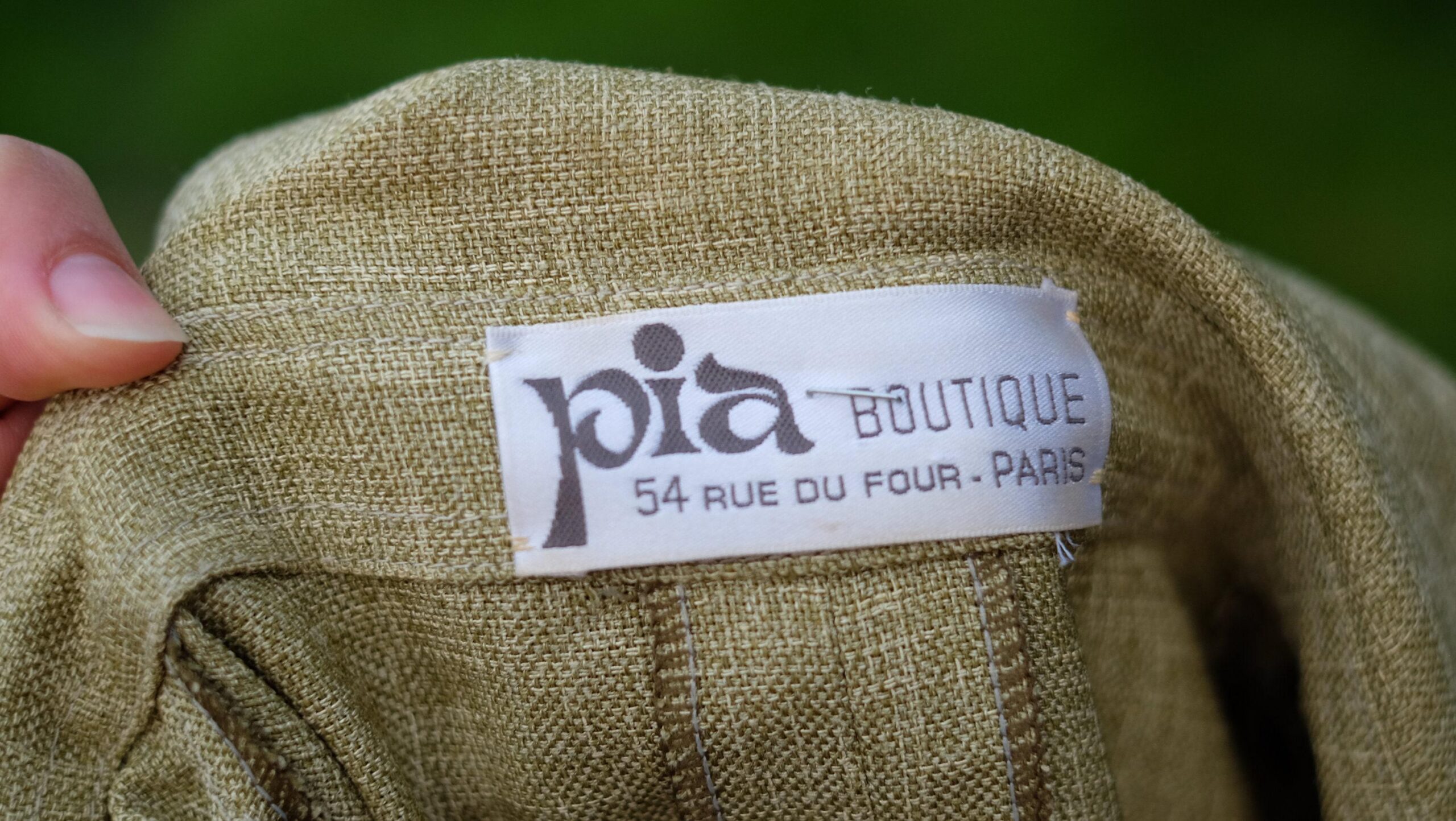 Vintage Light Green Midi Shirt Dress with Collar, Pia Boutique Paris - Image 9