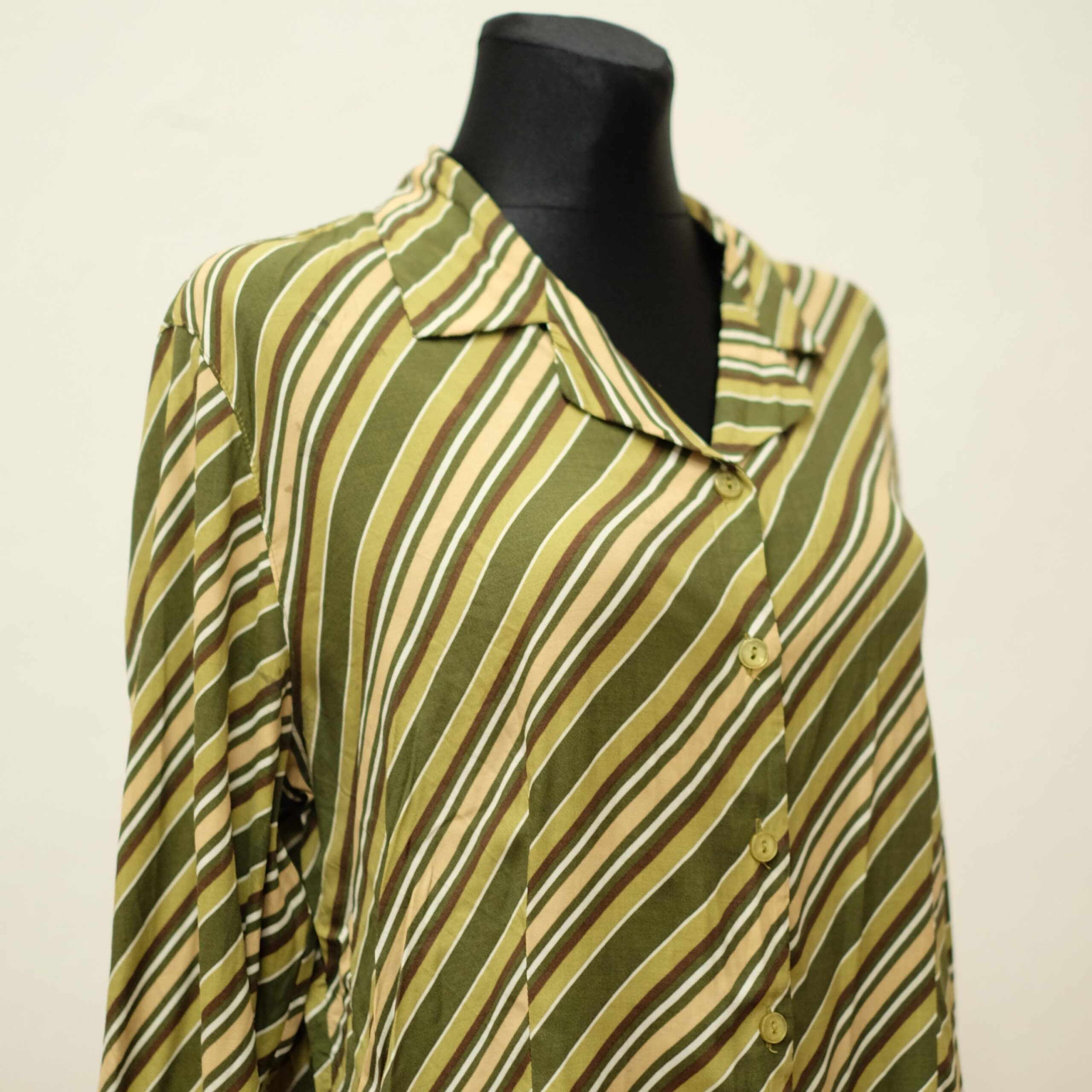 70s Vintage Green Diagonal Stripes Shirt - Image 3
