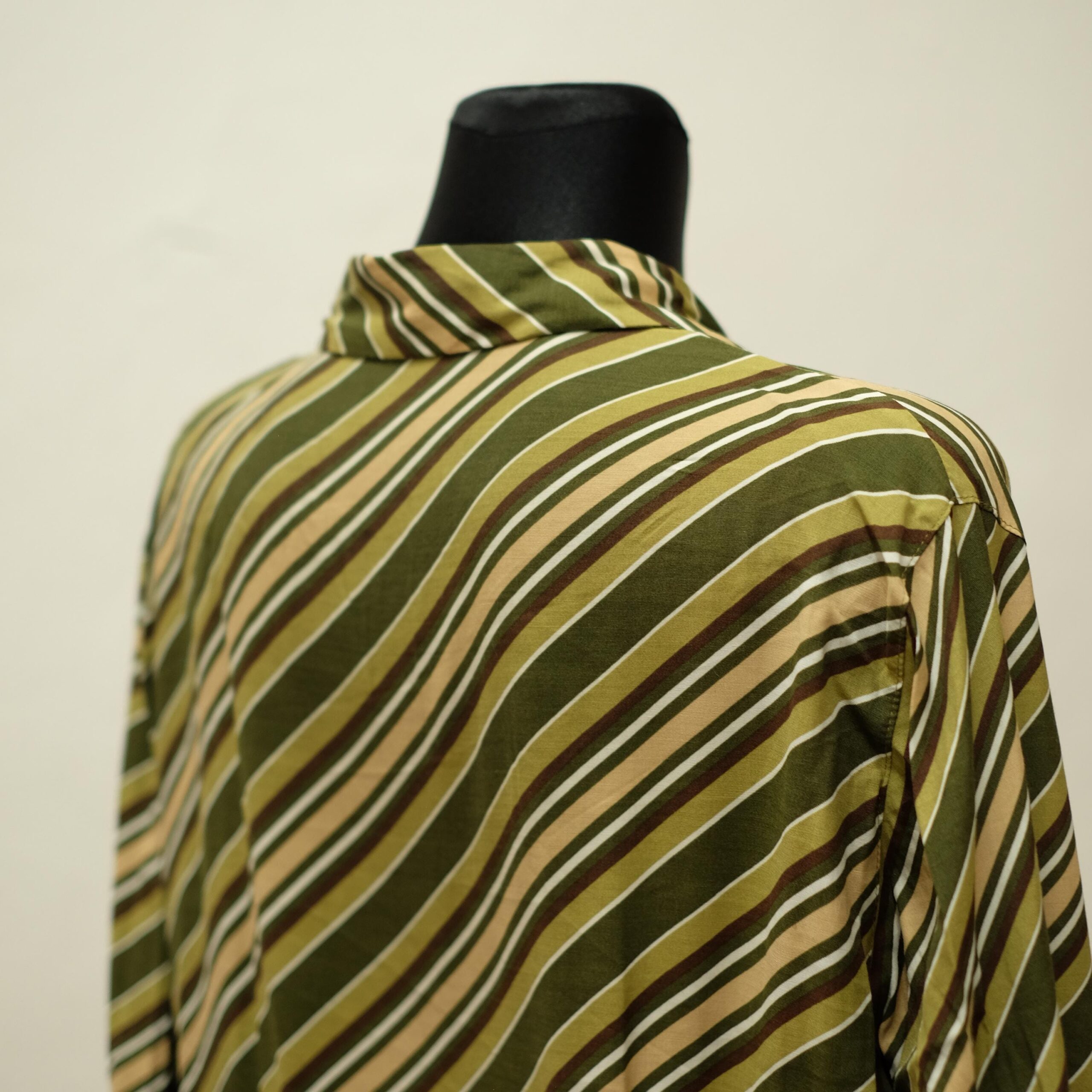 70s Vintage Green Diagonal Stripes Shirt - Image 4
