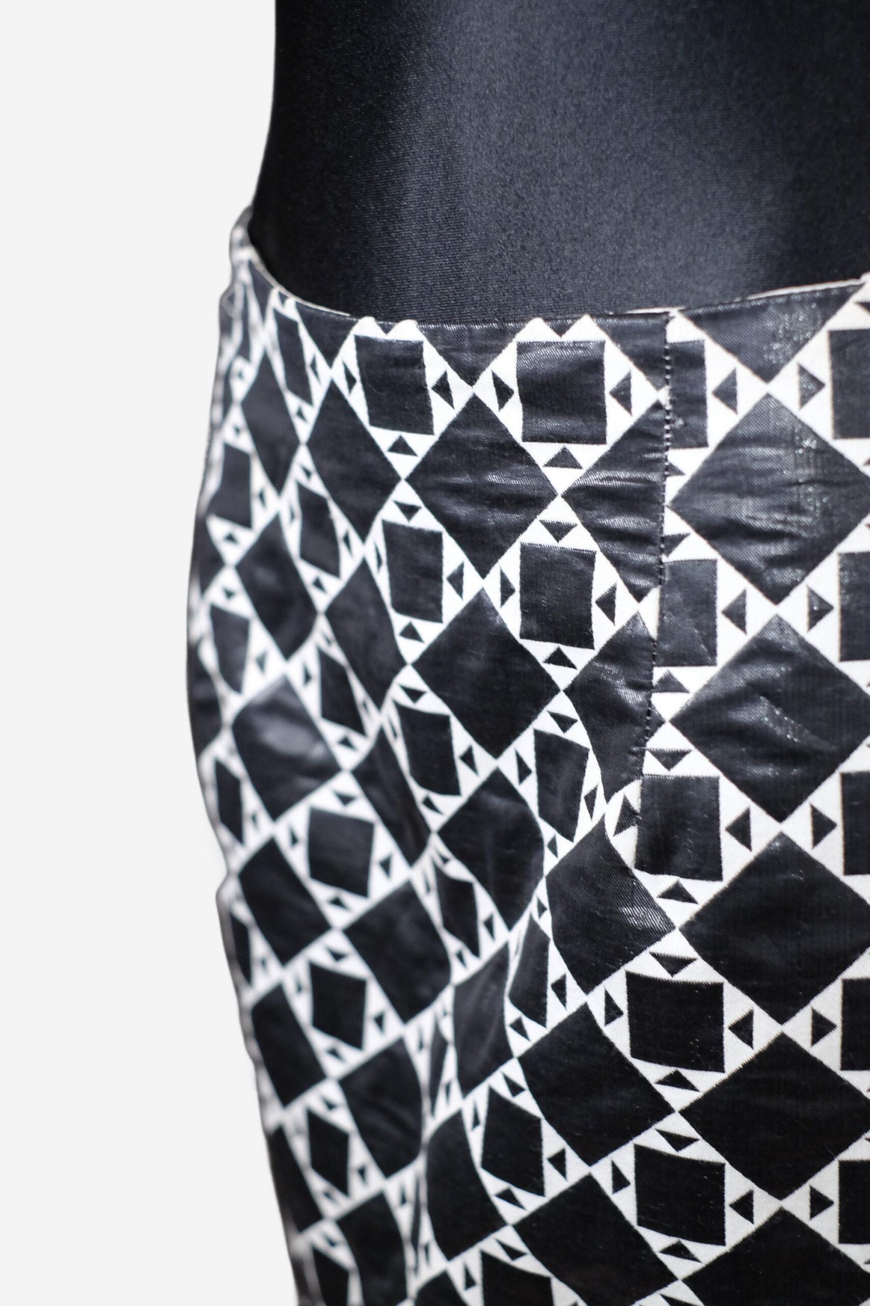 Vintage 80s Geometrical Black and White Pencil Skirt - Image 5