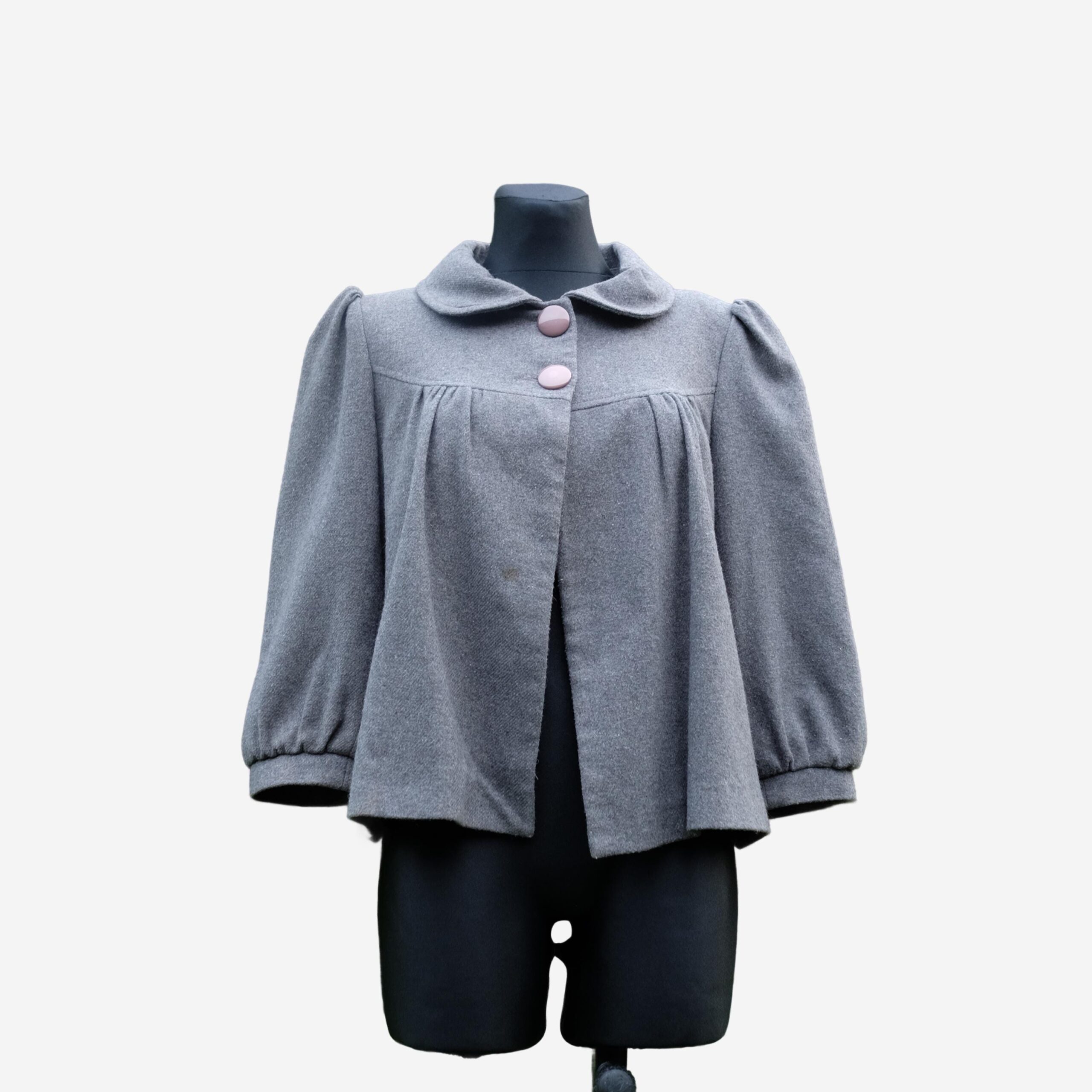 Vintage Women's Gray Cape Coat - Image 2
