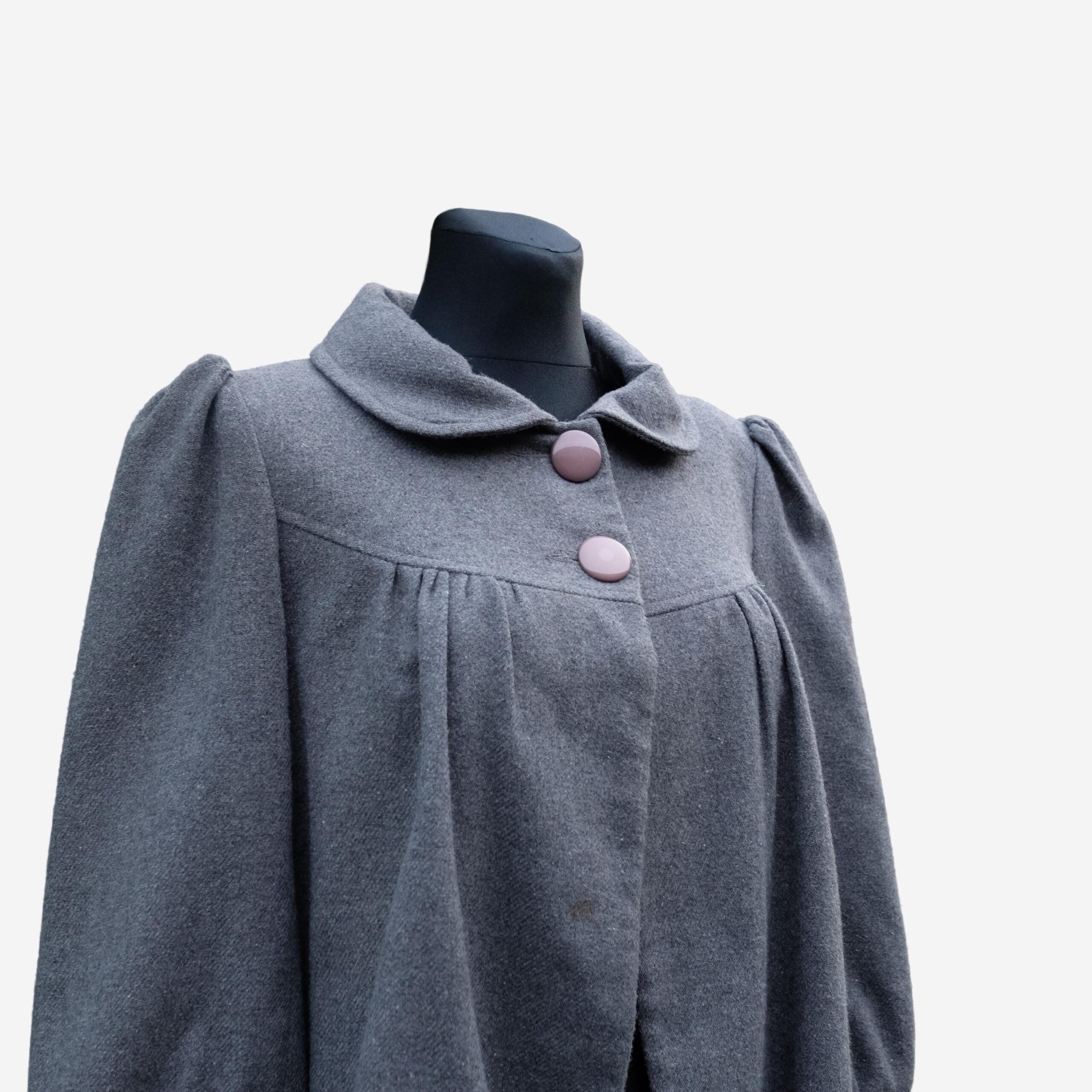 Vintage Women's Gray Cape Coat - Image 4