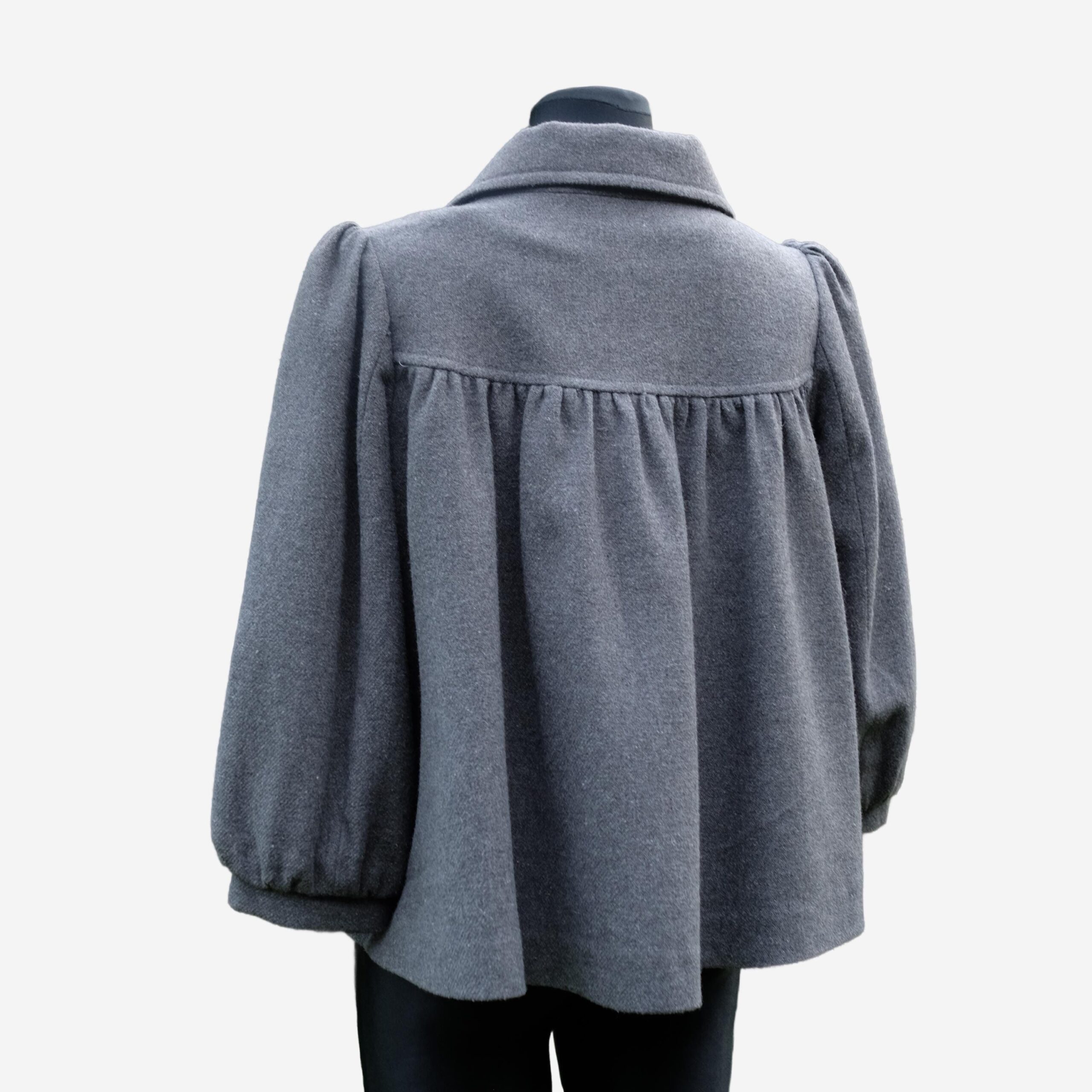 Vintage Women's Gray Cape Coat - Image 8