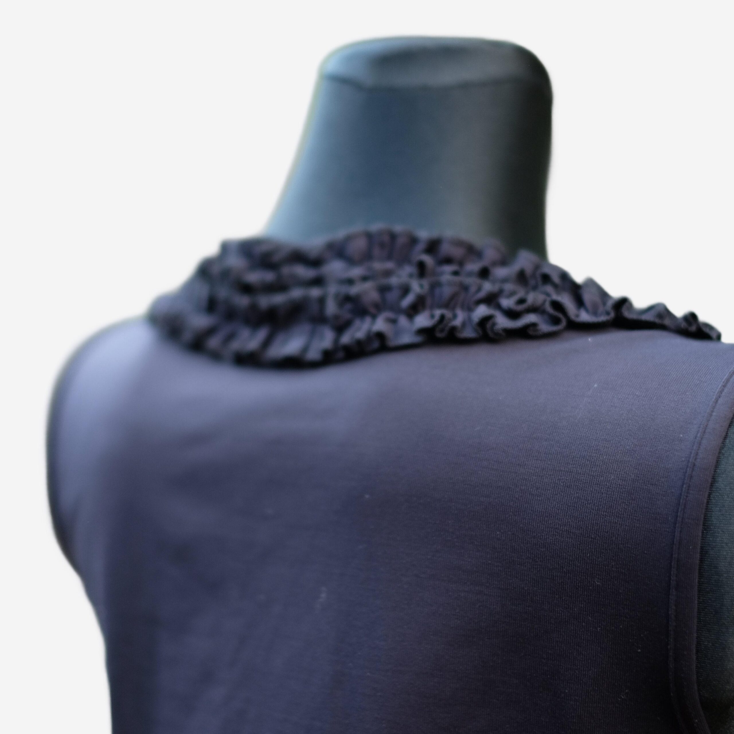Vintage black sleeveless ruffled top - Image 3