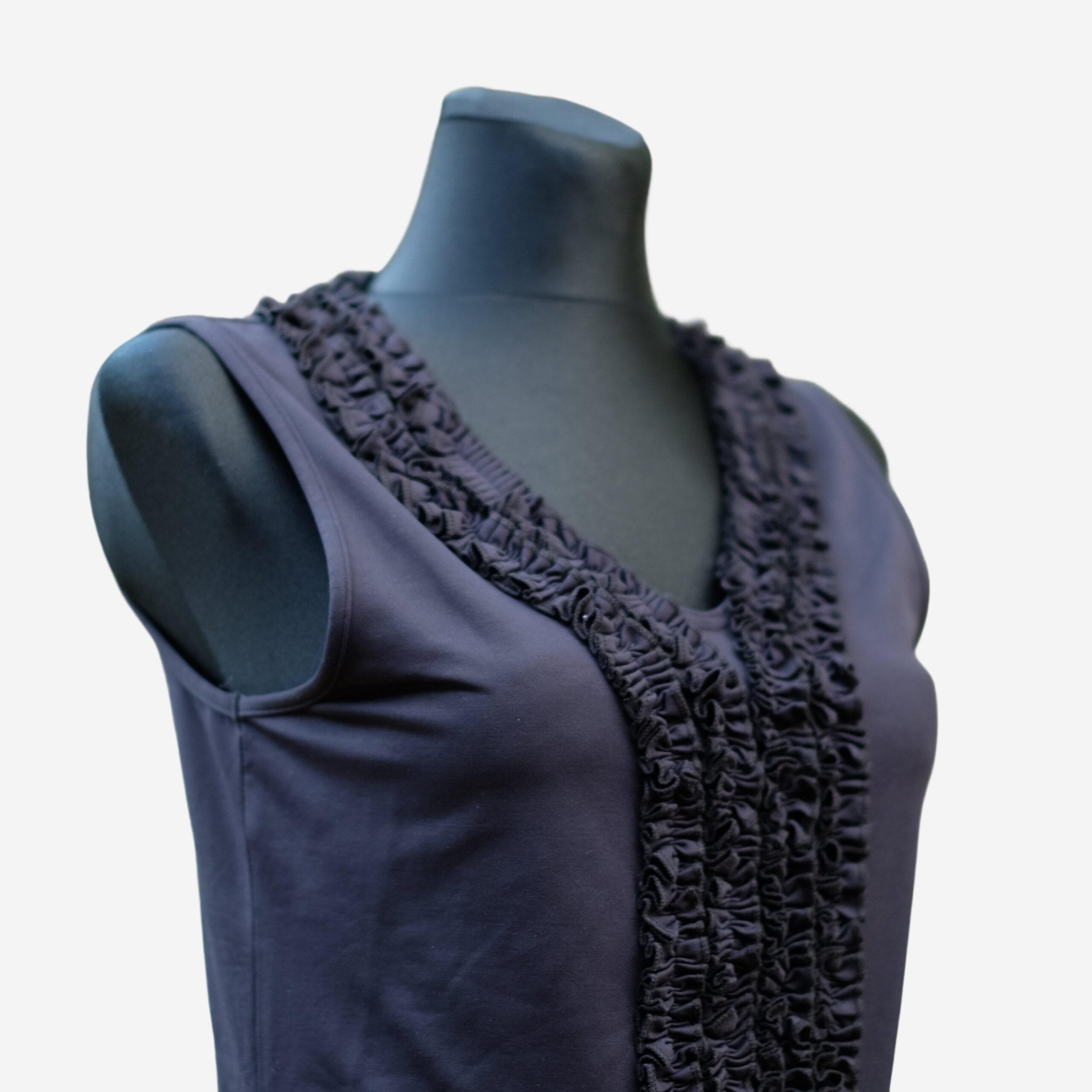 Vintage black sleeveless ruffled top - Image 4