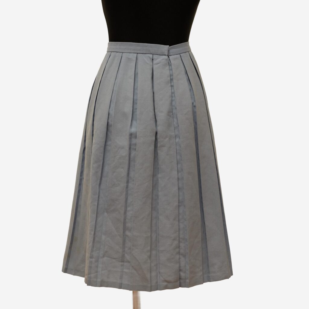 Vintage 60s Pleated Baby Blue Skirt size eu44 (pinned on the figurine)