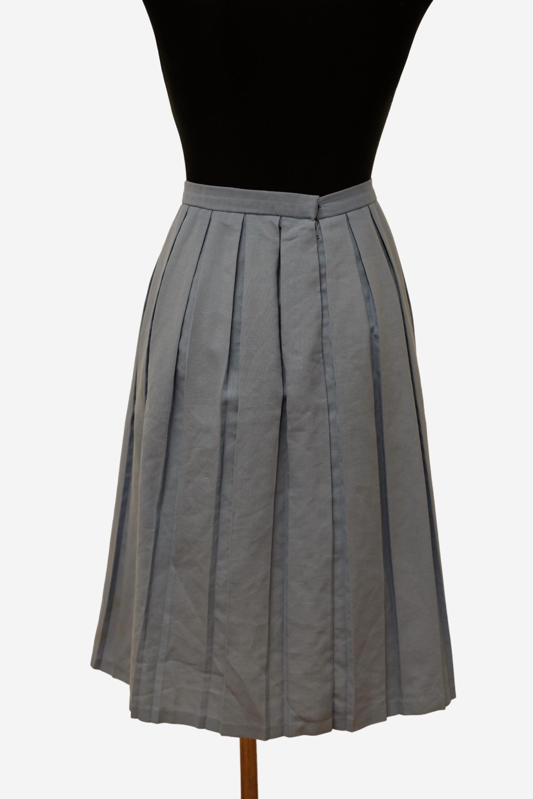 Vintage 60s Pleated Baby Blue Skirt size eu44 (pinned on the figurine) - Image 4