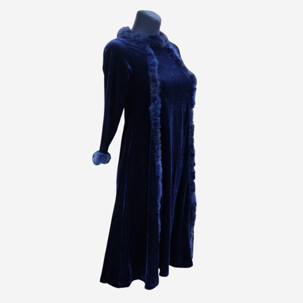 Vintage Girls Blue Velvet Dress with Fake Fur Trim, Christmas Dress, New  Year's Eve dress, Girls Size10/140 - True Vintage Treasures