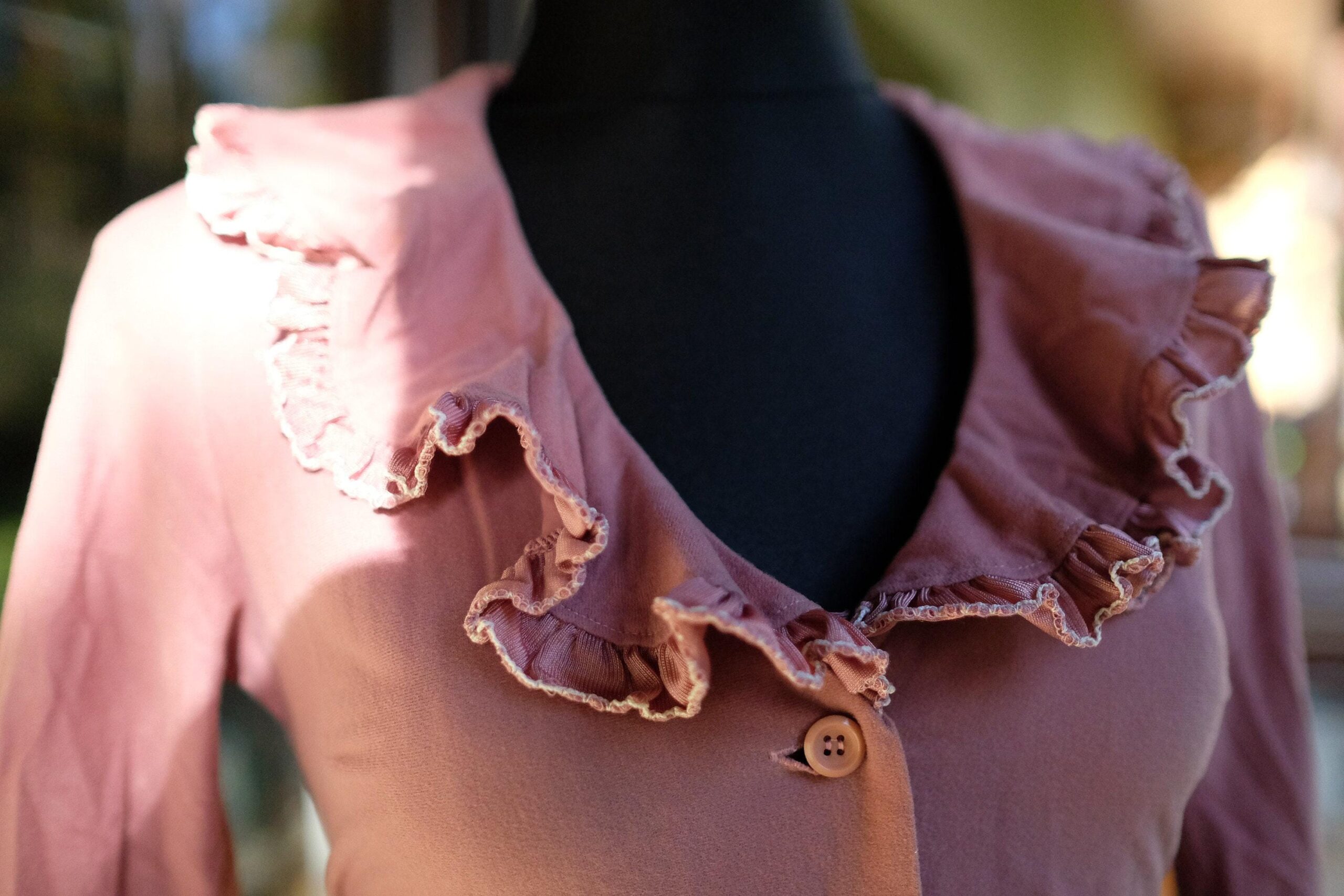 60s 70s Vintage Dreamy Dressing Gown, Nigth Gown, Robe, House Coat with Bell Ruffle Sleeves Small Size - Image 4