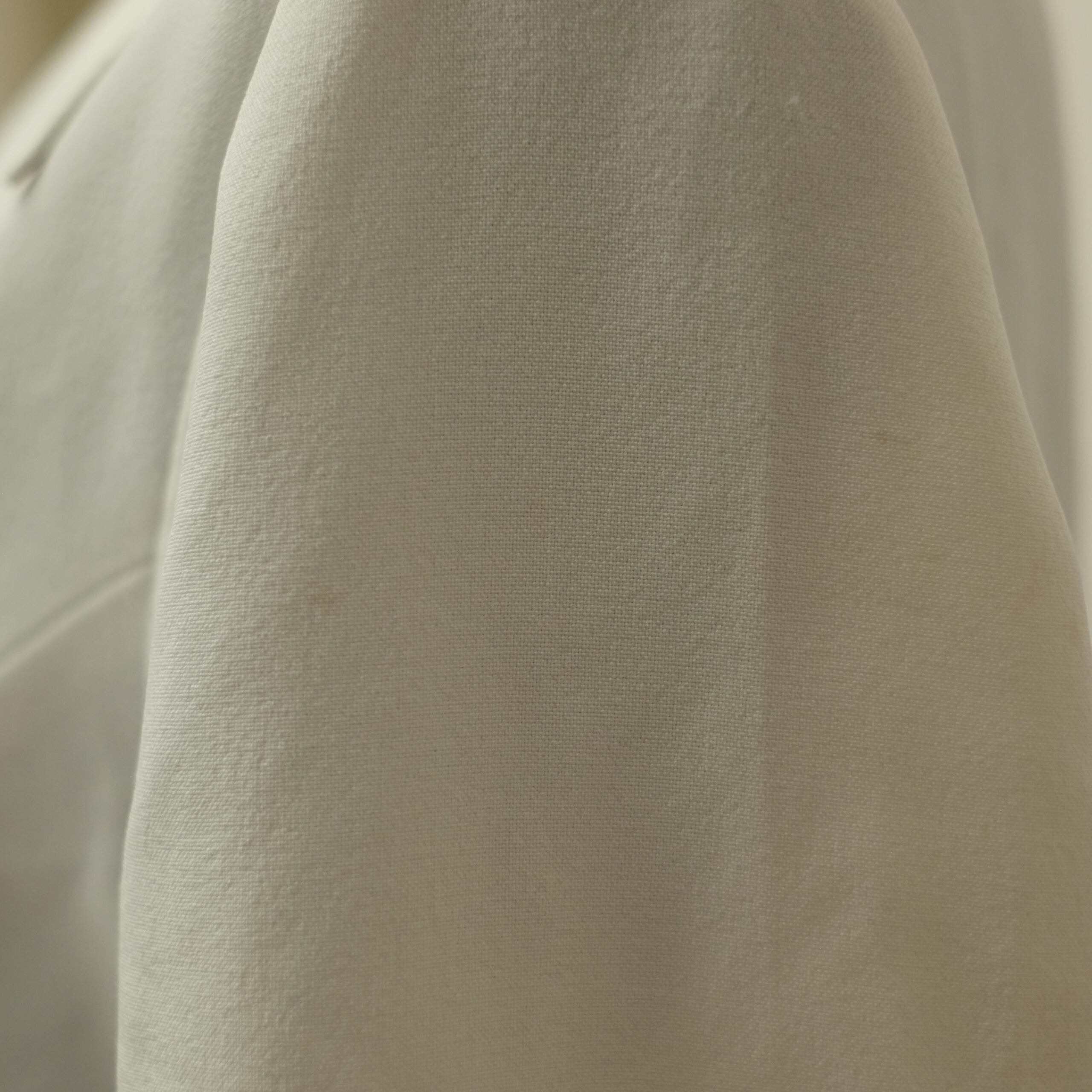 Vintage White Simple Blazer with Golden Buttons - Image 10