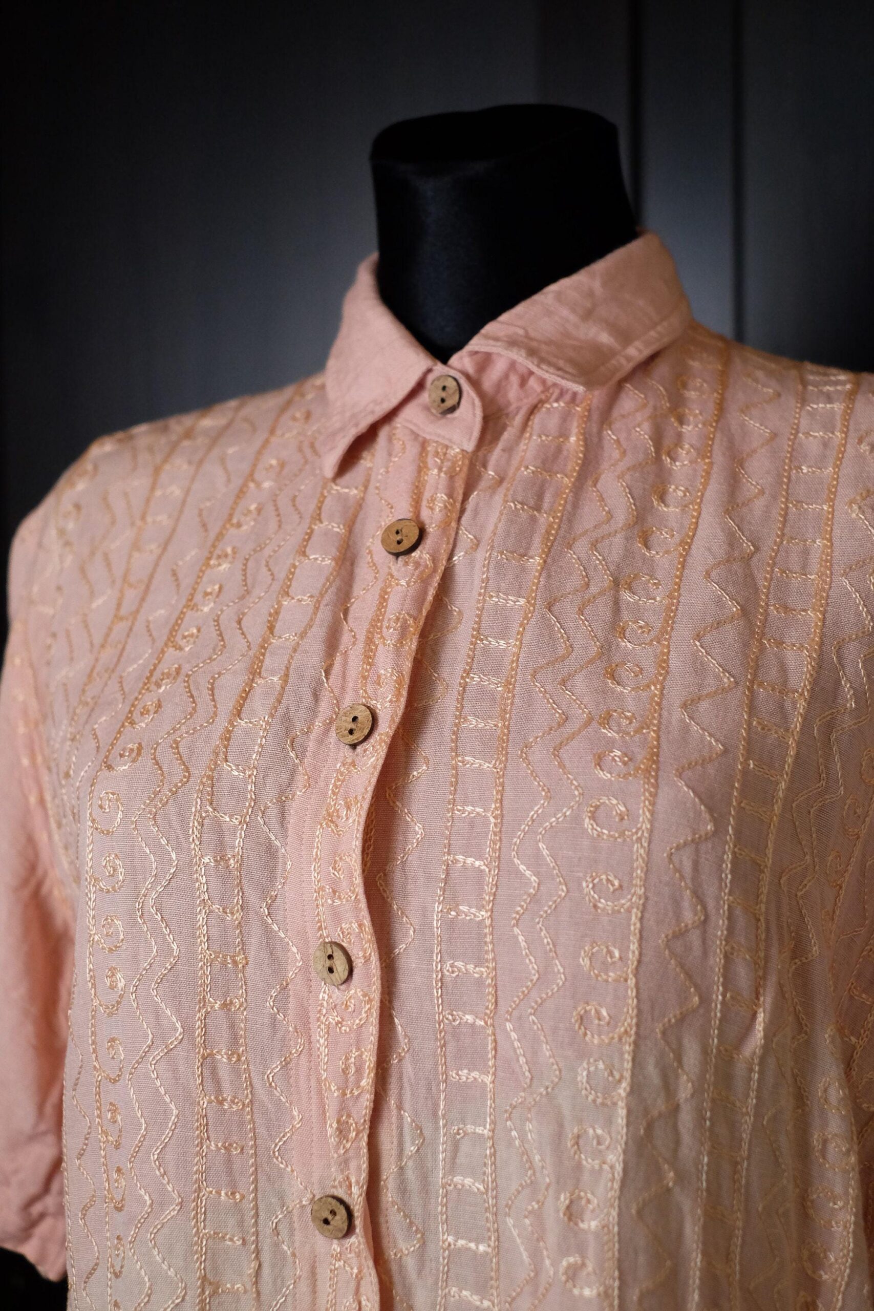 Vintage Embroidered Blouse in Peach Colour with Short Sleeves - Image 5