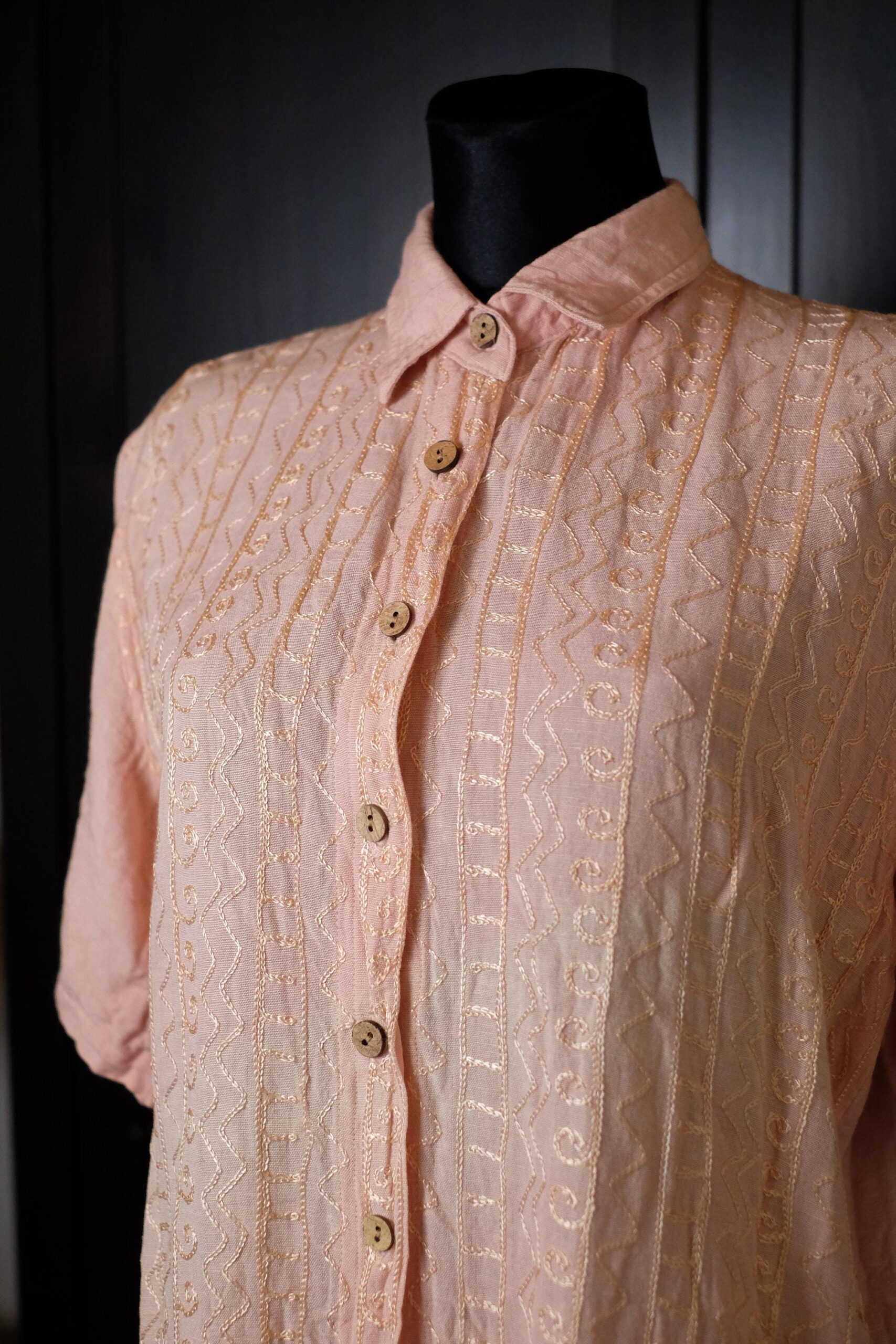 Vintage Embroidered Blouse in Peach Colour with Short Sleeves - Image 6