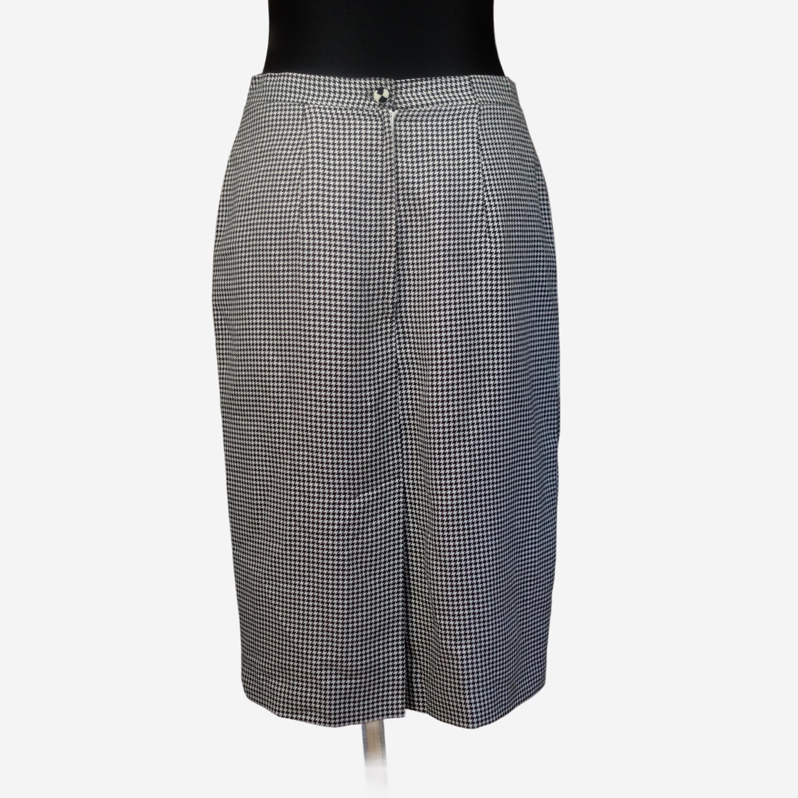 Vintage Houndstooth Pencil Skirt in Black and White - Image 7