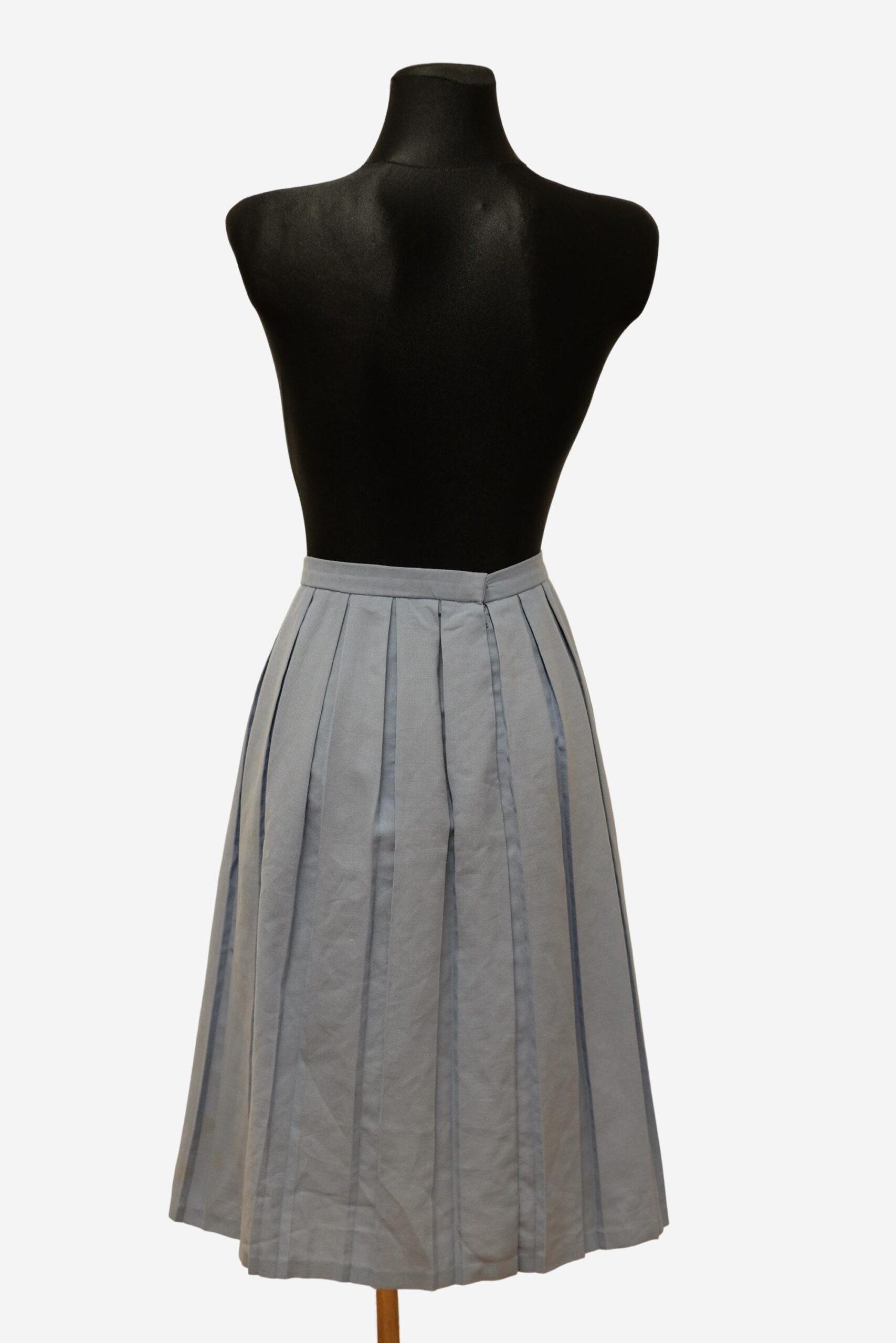 Vintage 60s Pleated Baby Blue Skirt size eu44 (pinned on the figurine) - Image 6