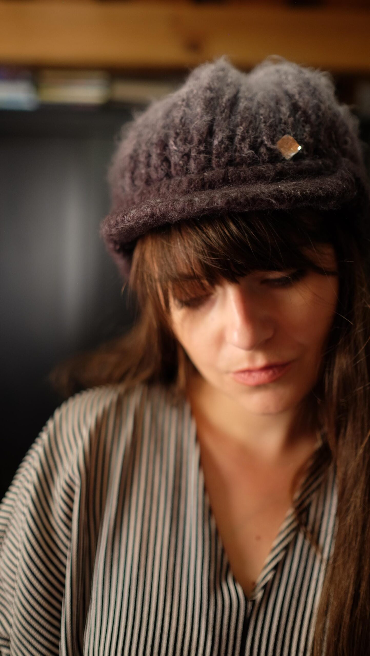 Vintage Fuzzy Ombre Newsboy Cap | Dusty Purple Chunky Knit Cabbie Hat - Image 4