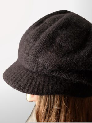 Vintage Black Knit Newsboy Cap: Slouchy Y2K Cabbie Hat