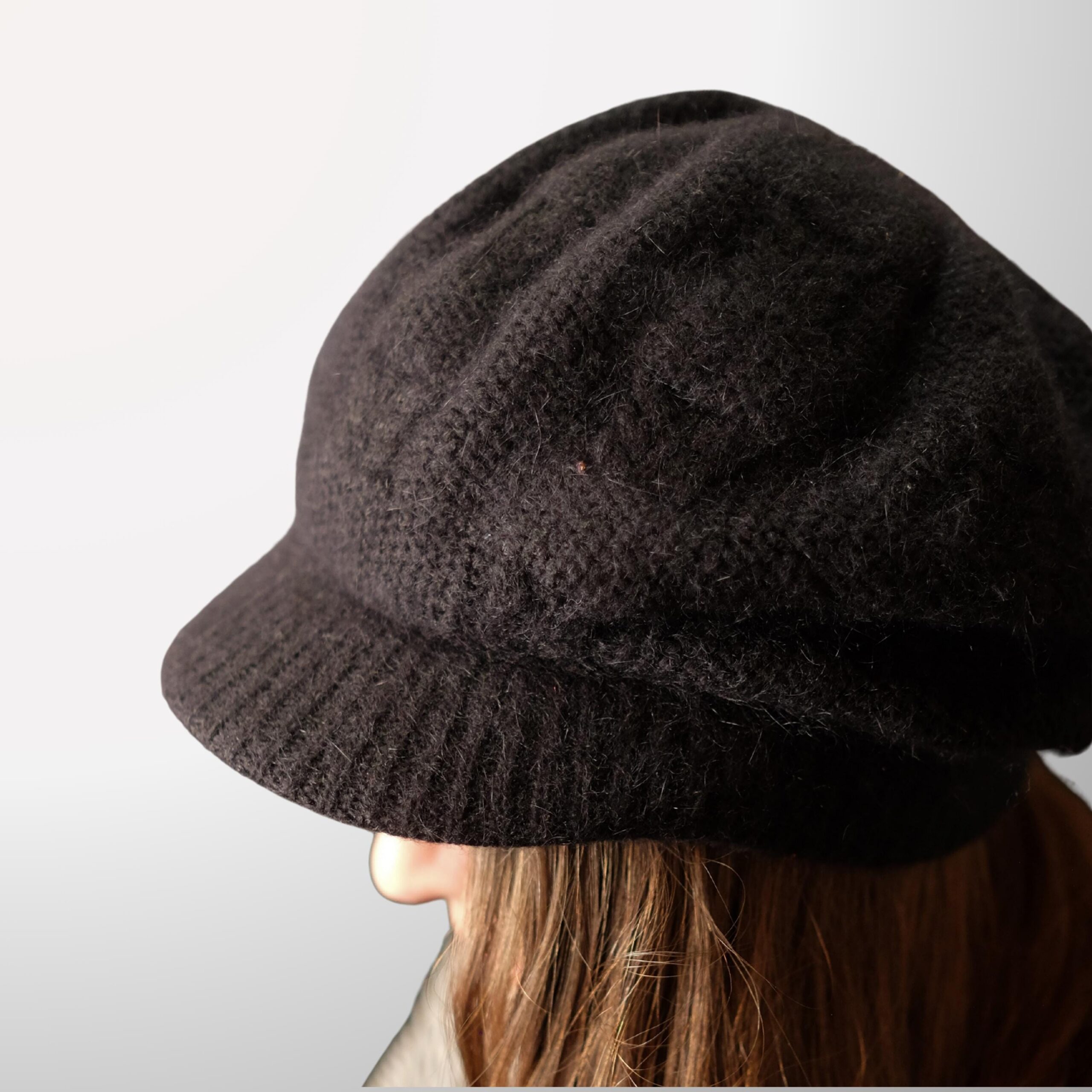 Vintage Black Knit Newsboy Cap: Slouchy Y2K Cabbie Hat