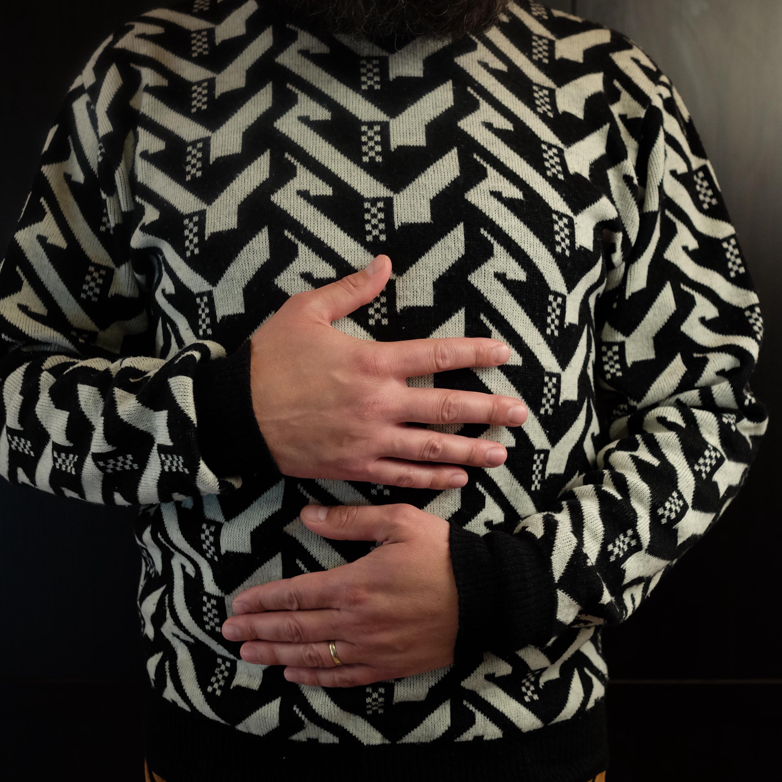 Vintage Op-Art Futuristic Grey Crewneck Retro Monochrome Pullover with Geometric Design, made in Czechoslovakia - Image 5